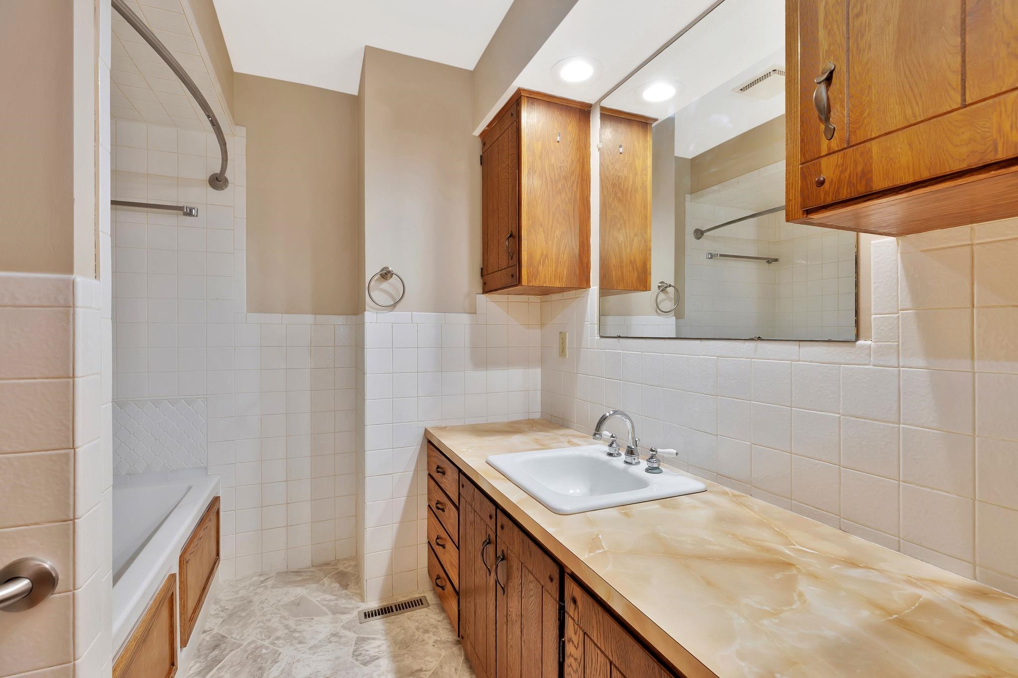 10520 Cora St Property Photo 17