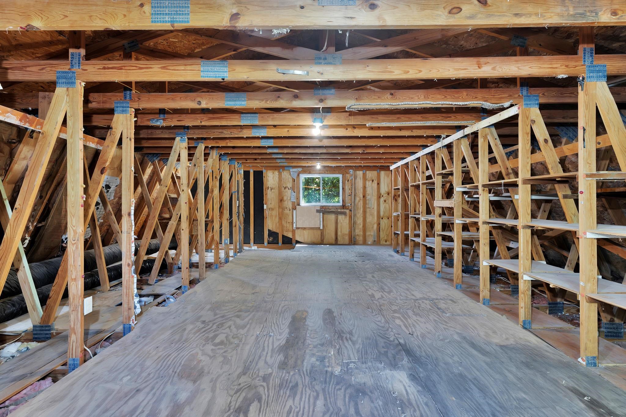 10520 Cora St Property Photo 29