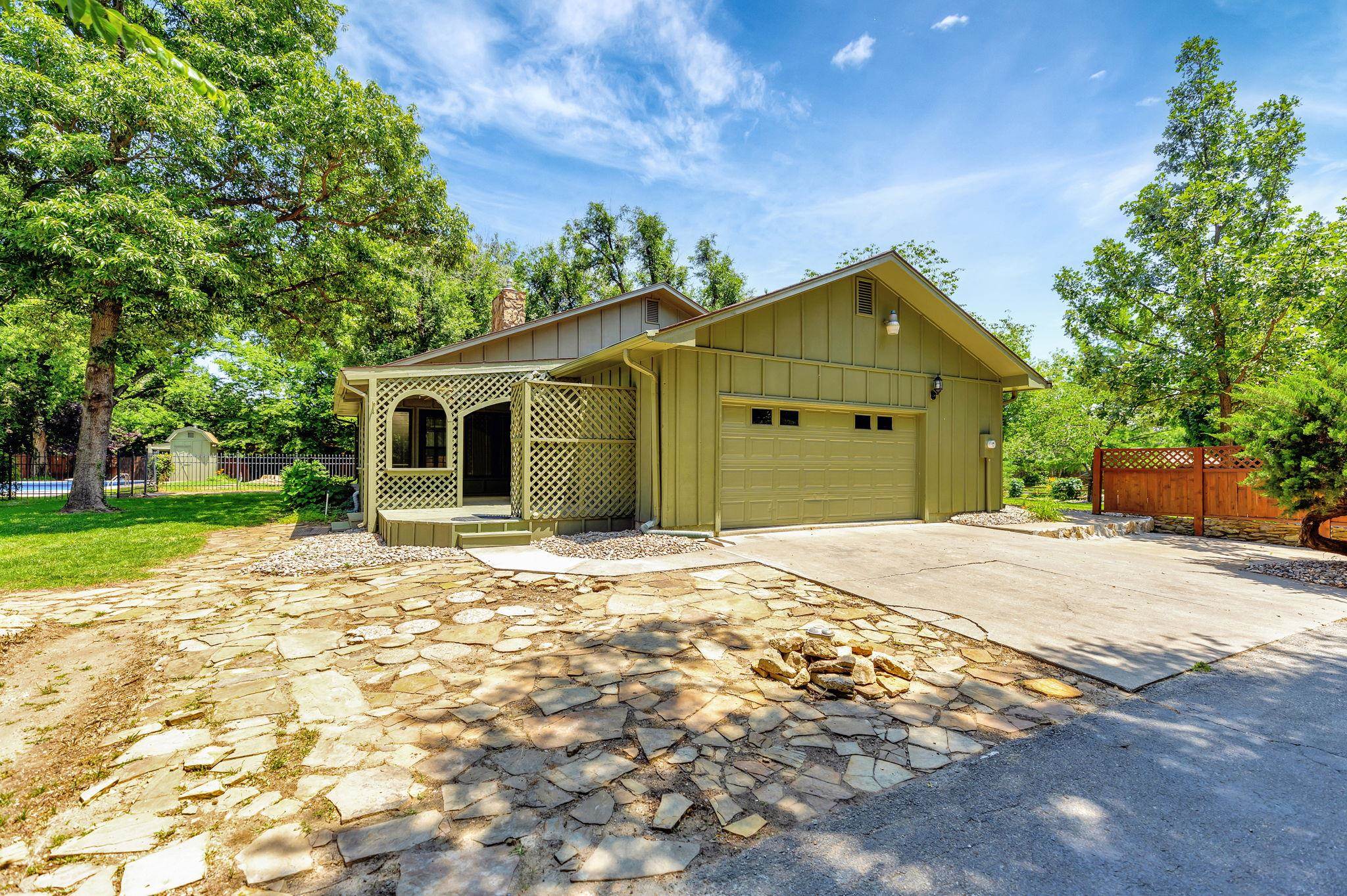 10520 Cora St Property Photo 35