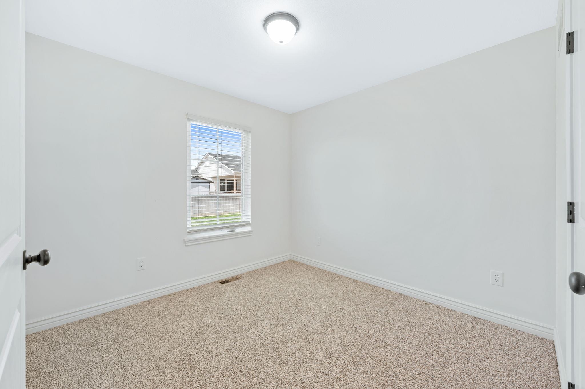 718 E Hedgewood Property Photo 14