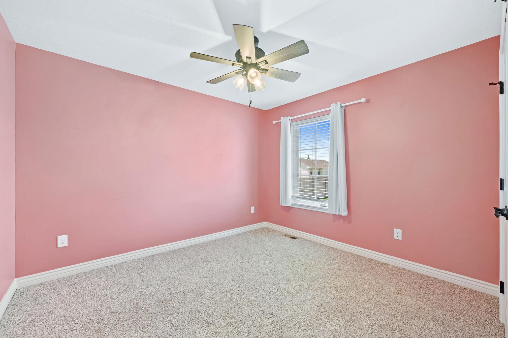 718 E Hedgewood Property Photo 15