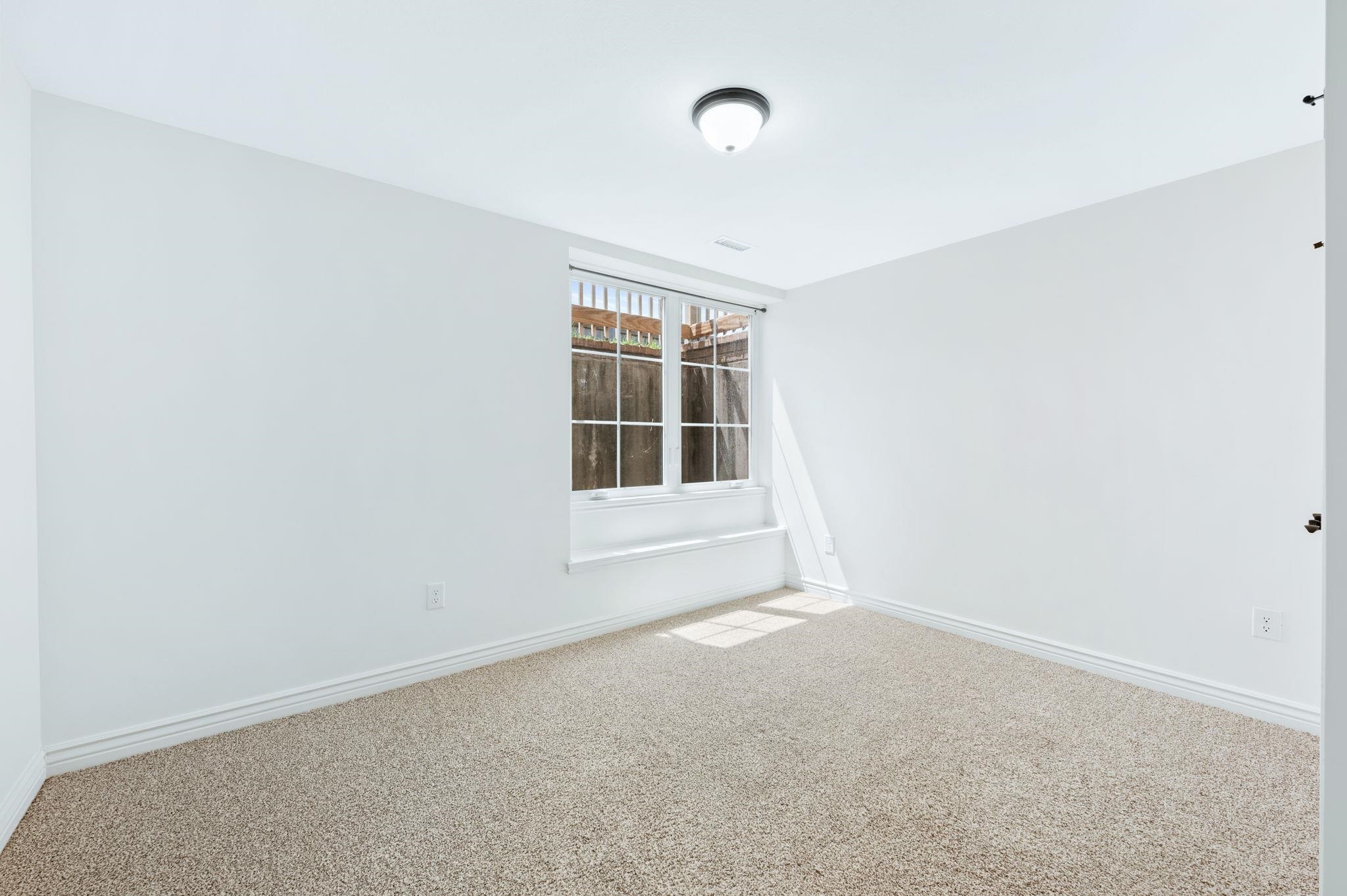 718 E Hedgewood Property Photo 20