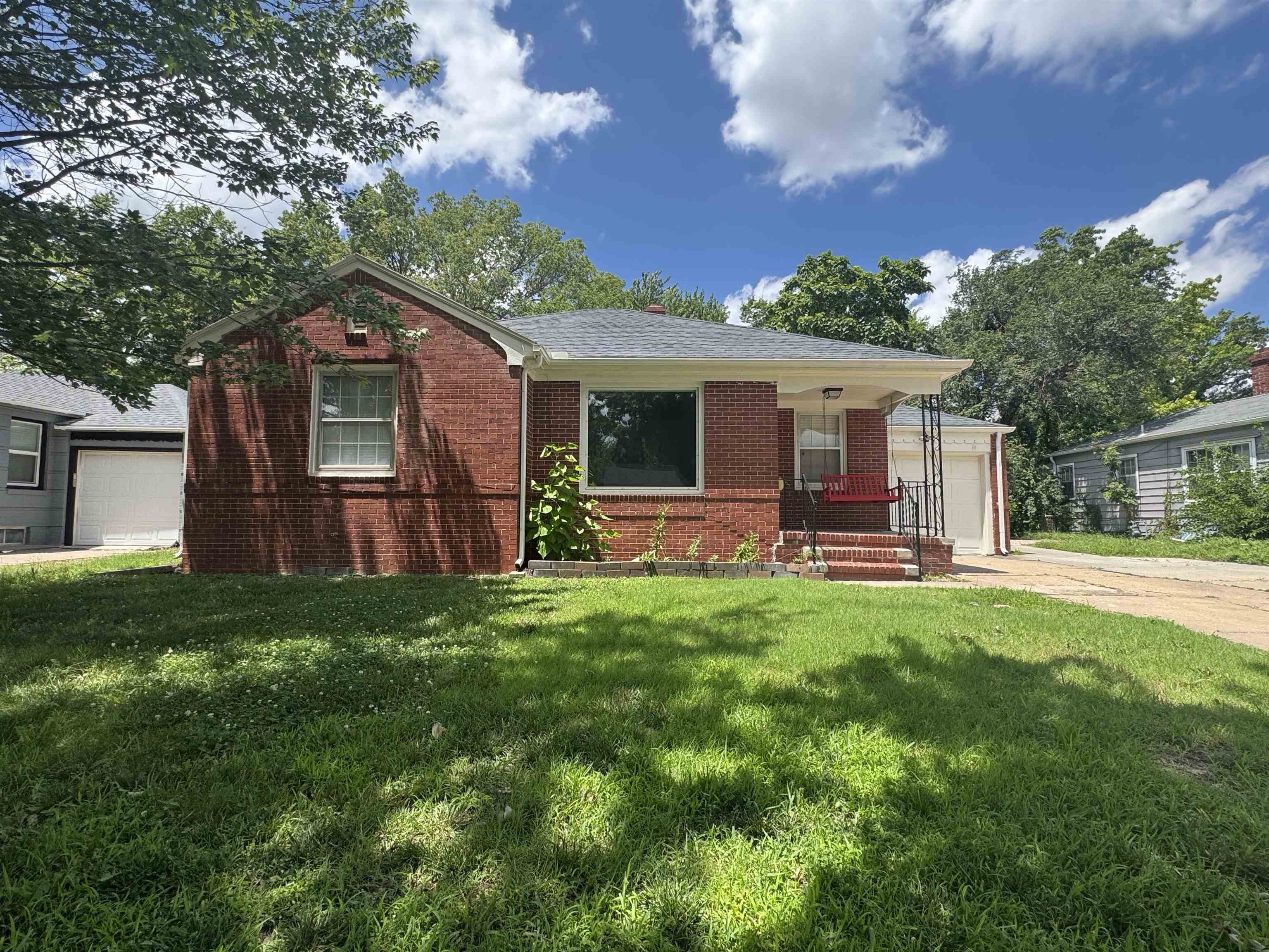 853 N Pershing St Property Photo 1