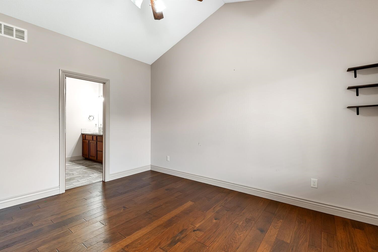 1309 S Gateway St Property Photo 13