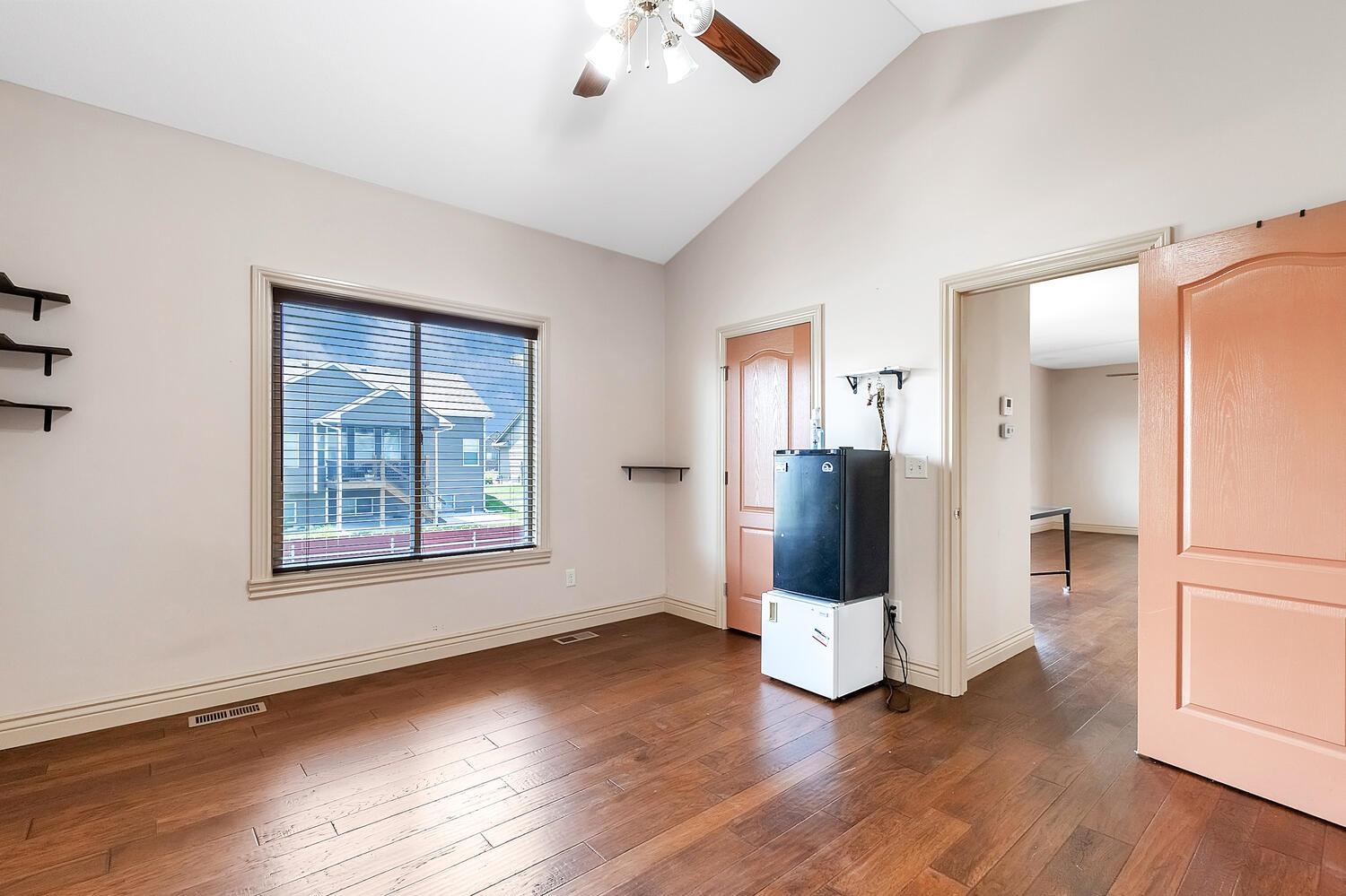 1309 S Gateway St Property Photo 14