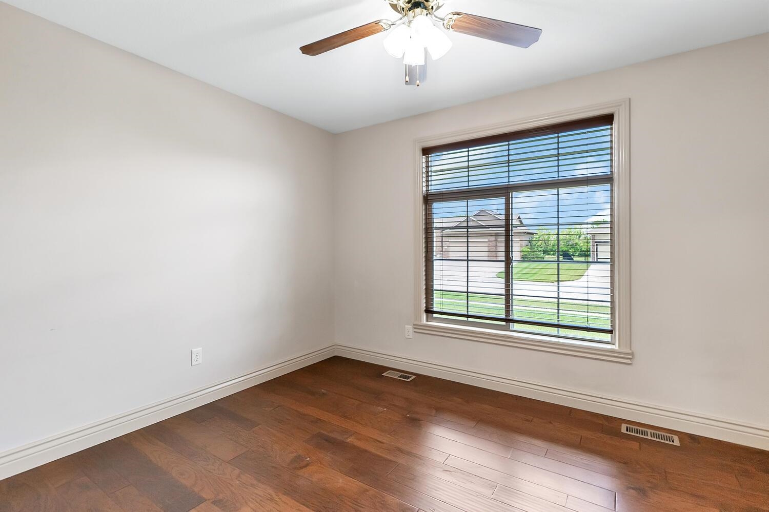 1309 S Gateway St Property Photo 19