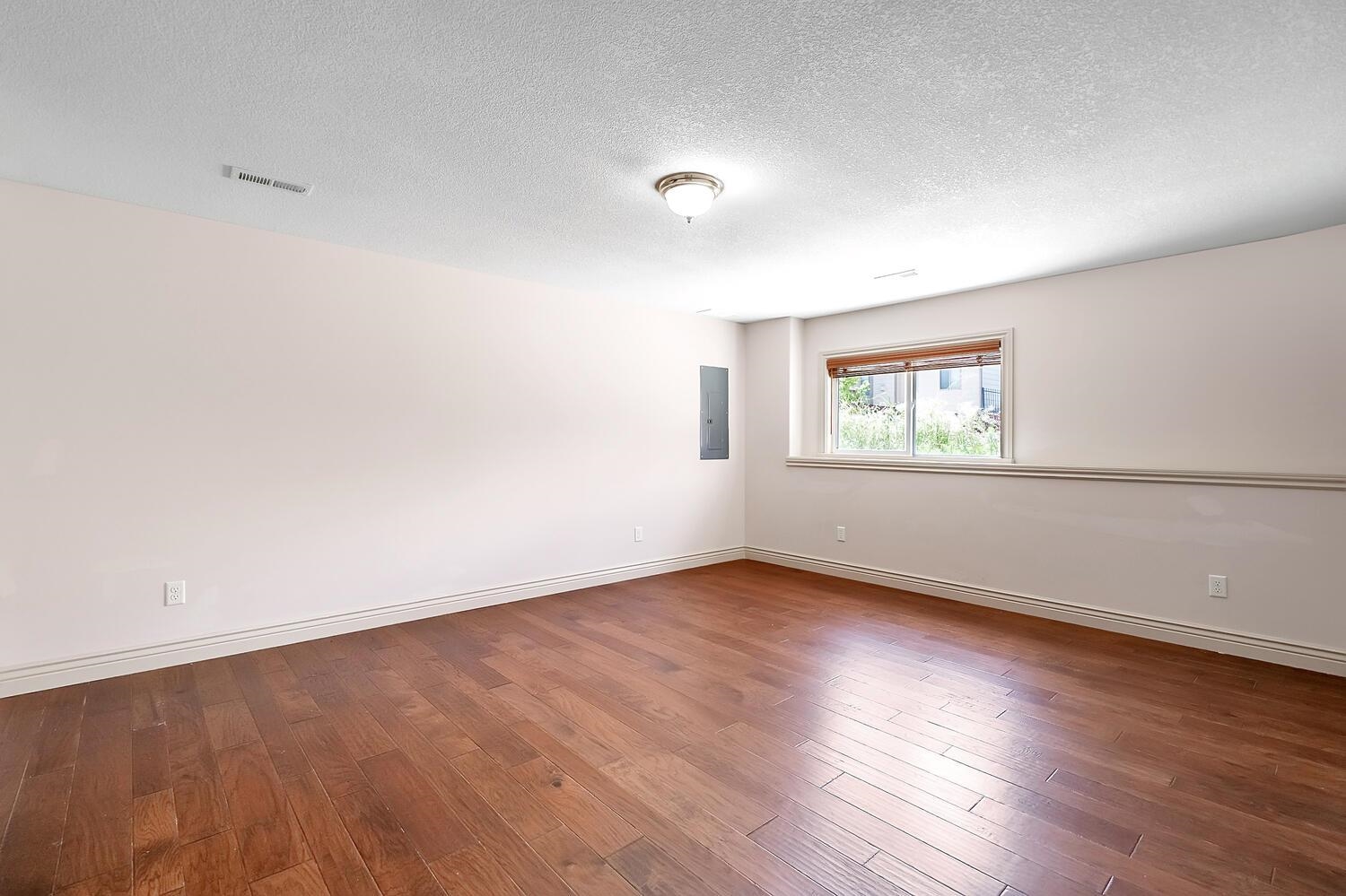 1309 S Gateway St Property Photo 30