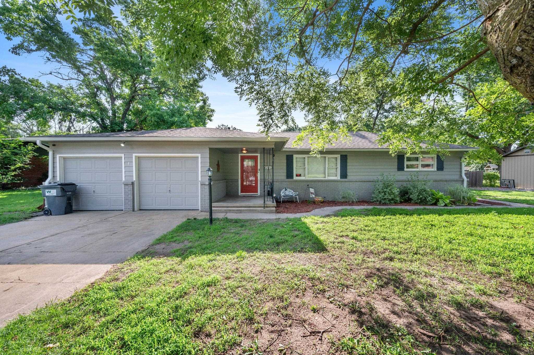 2320 N Hyacinth Property Photo 1