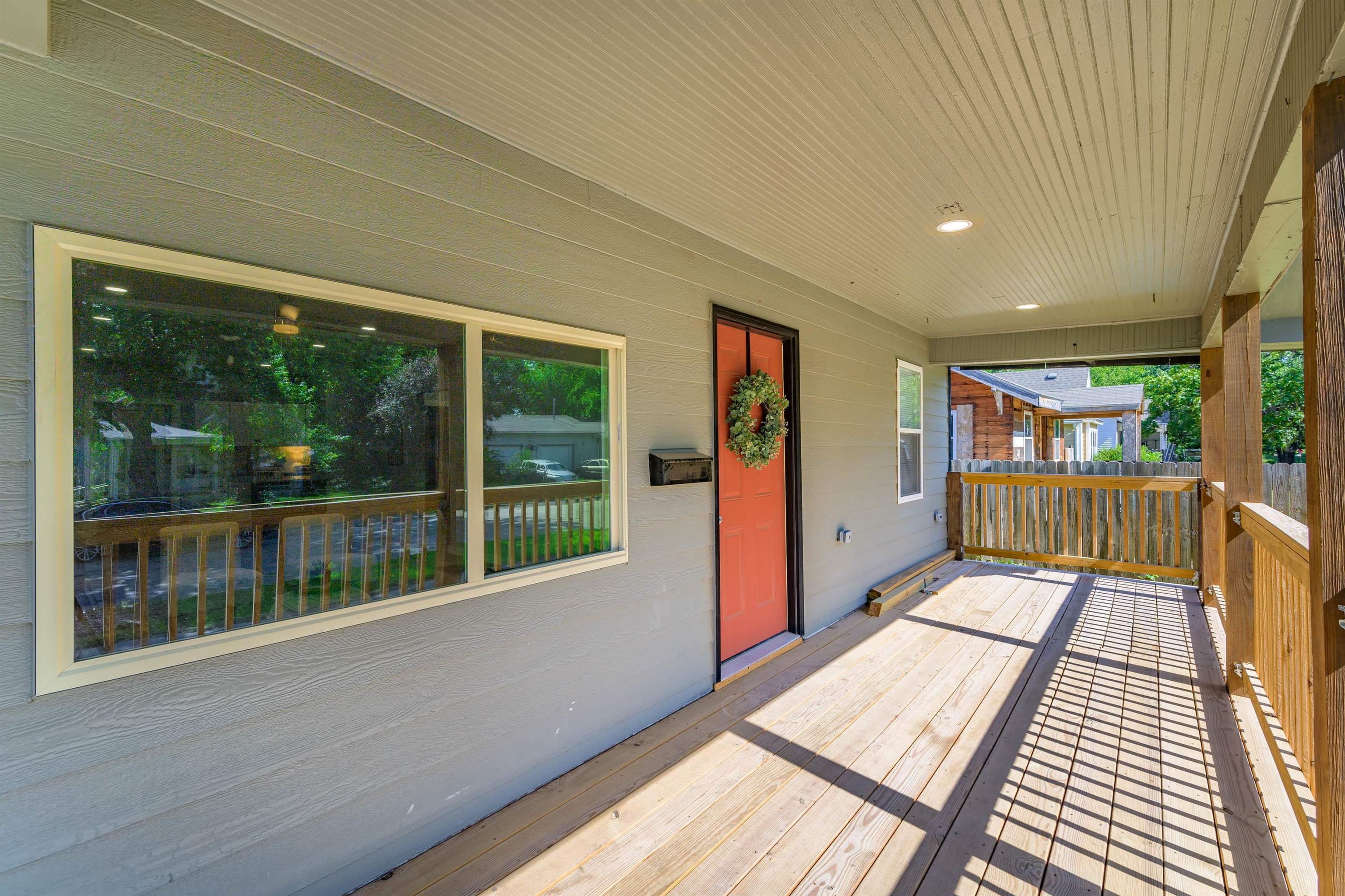 607 N Spruce St Property Photo 9