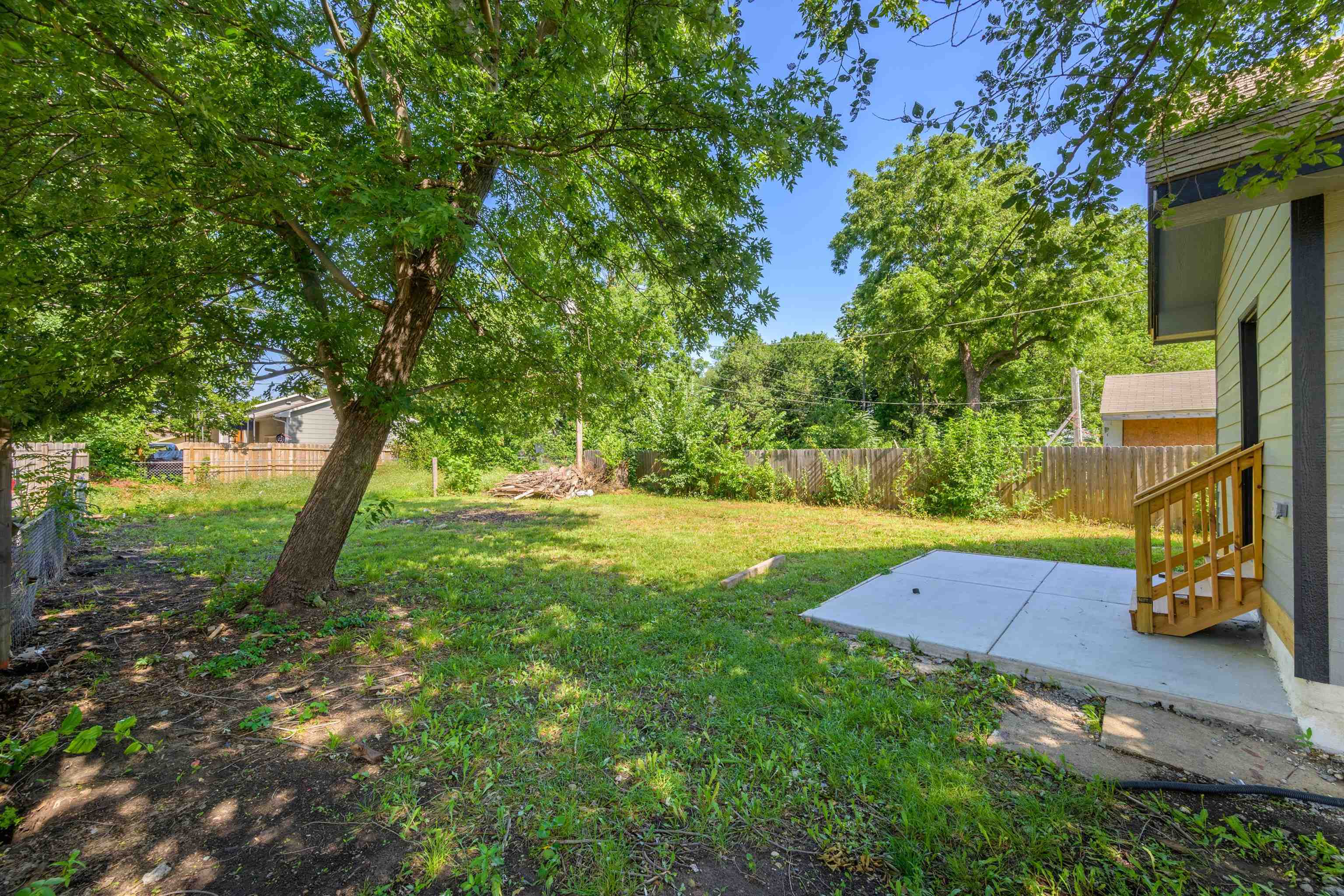 607 N Spruce St Property Photo 11