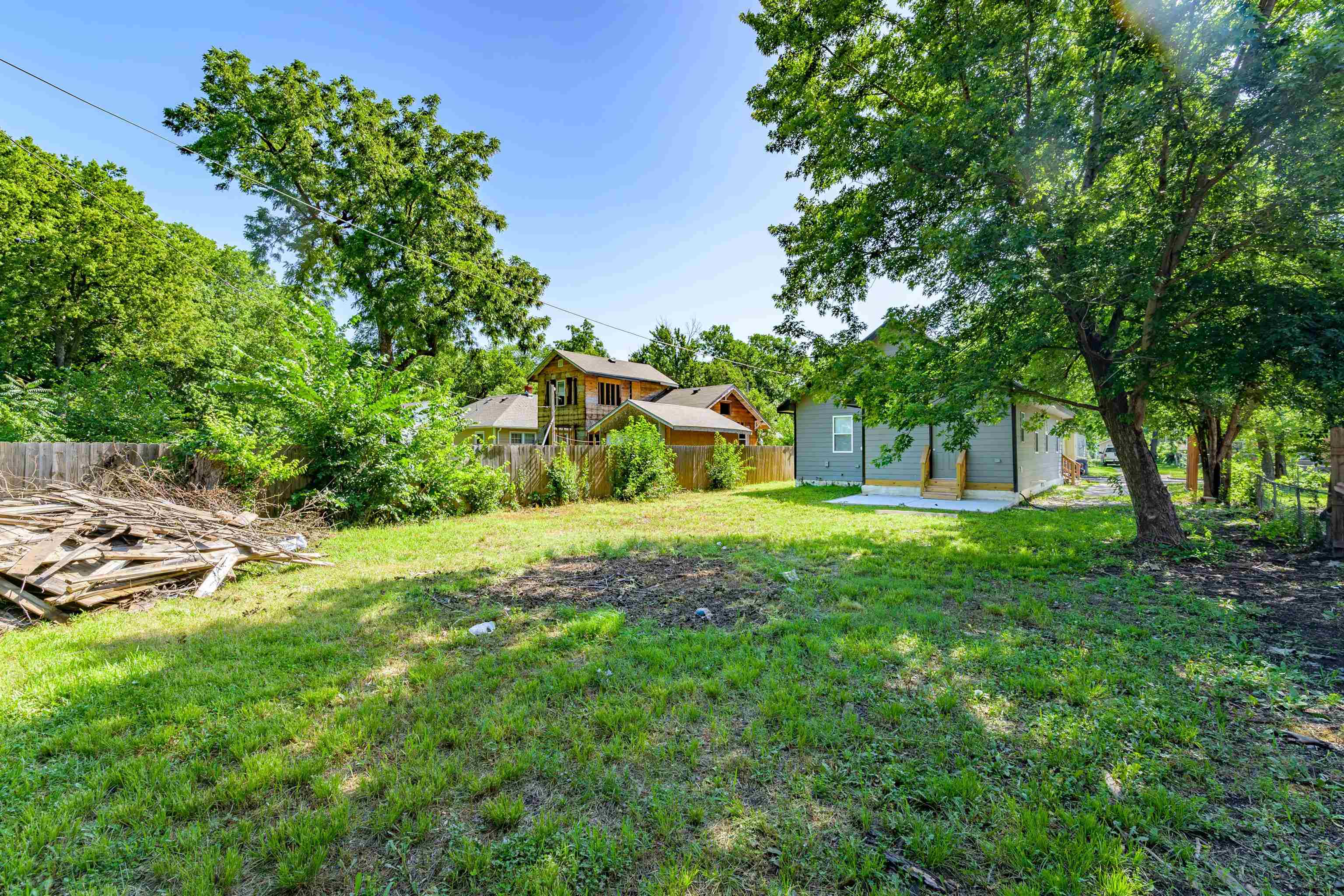 607 N Spruce St Property Photo 14