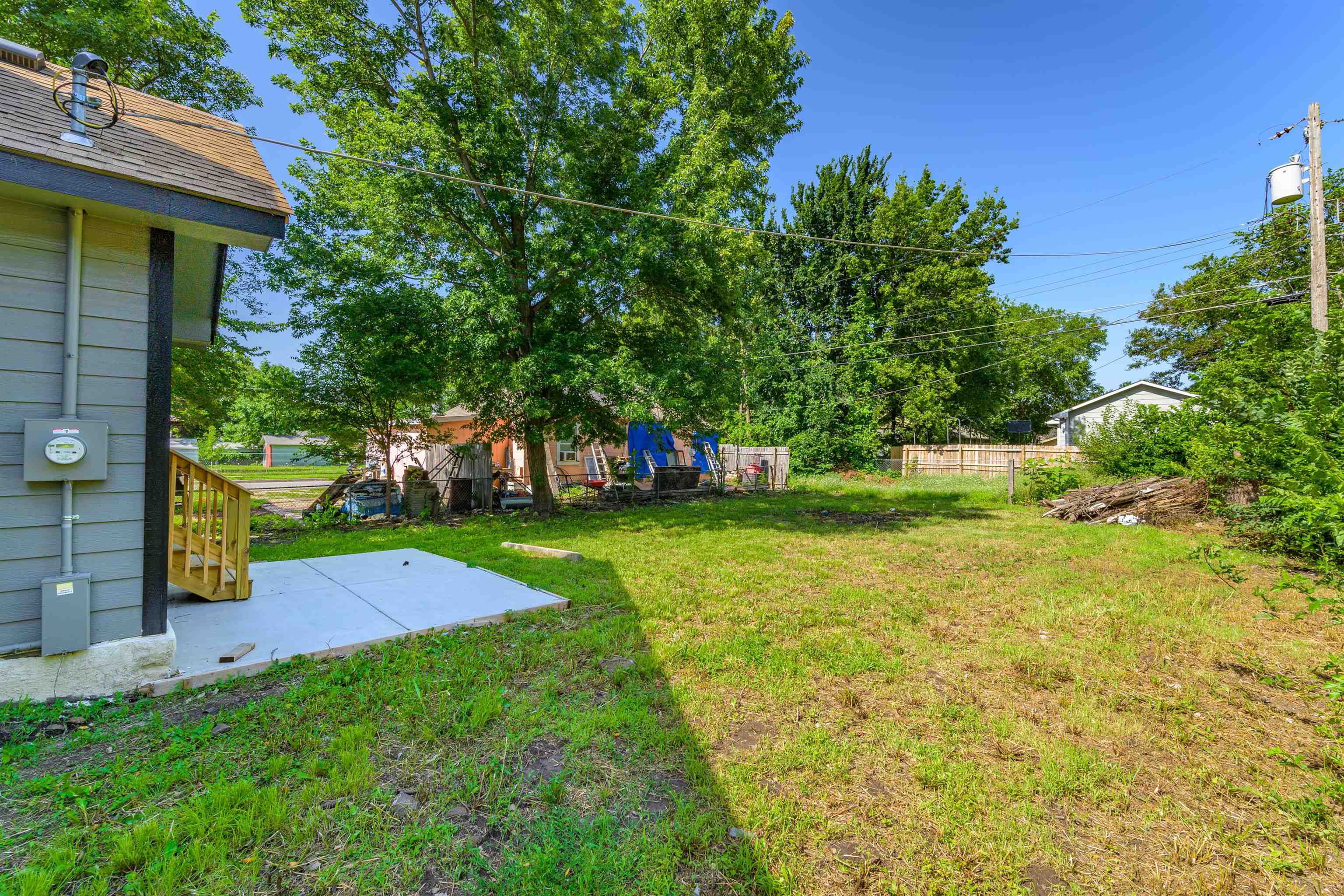 607 N Spruce St Property Photo 16