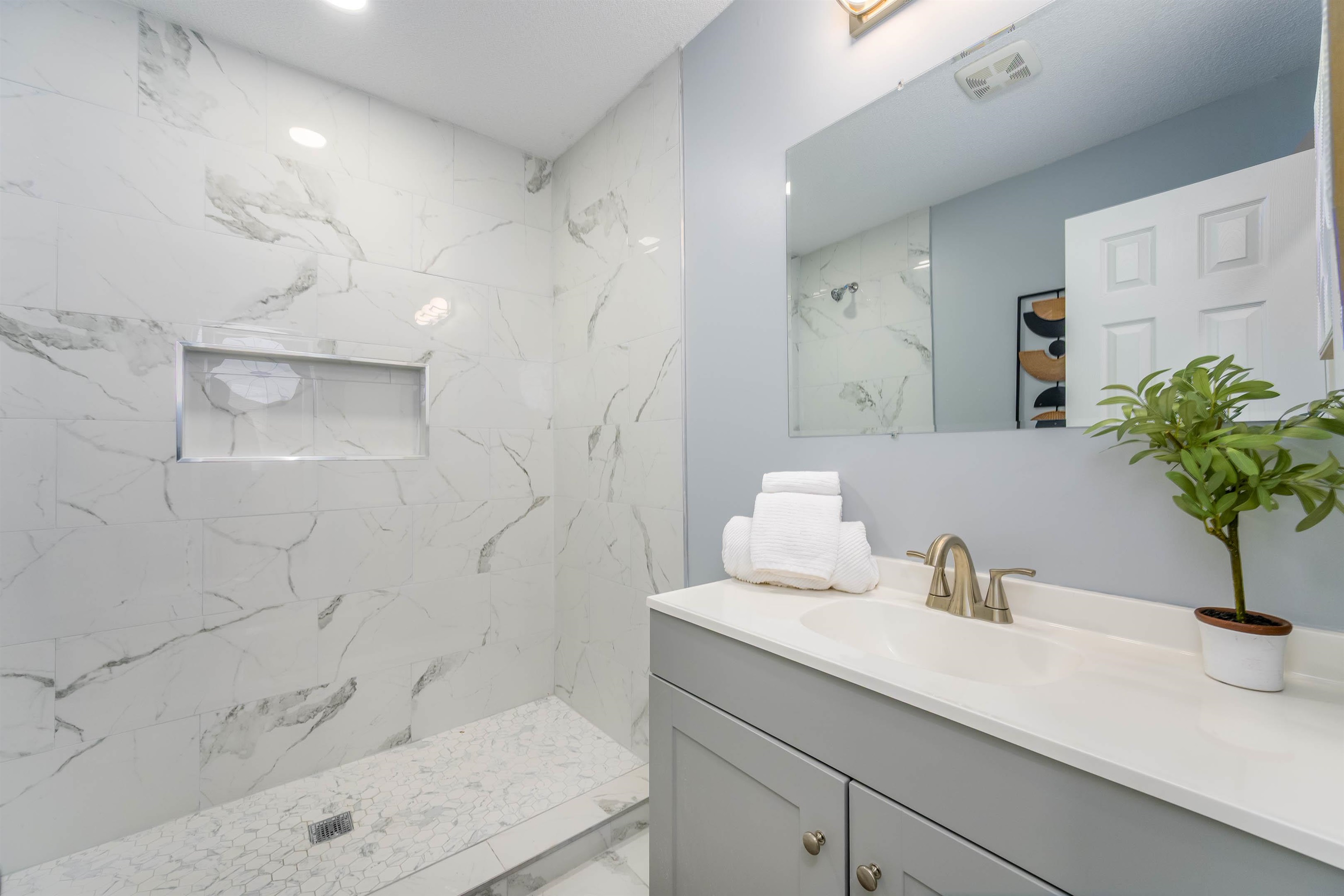 607 N Spruce St Property Photo 18