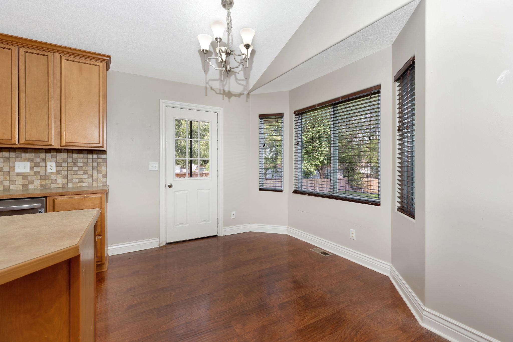 1306 E Mona St Property Photo 6