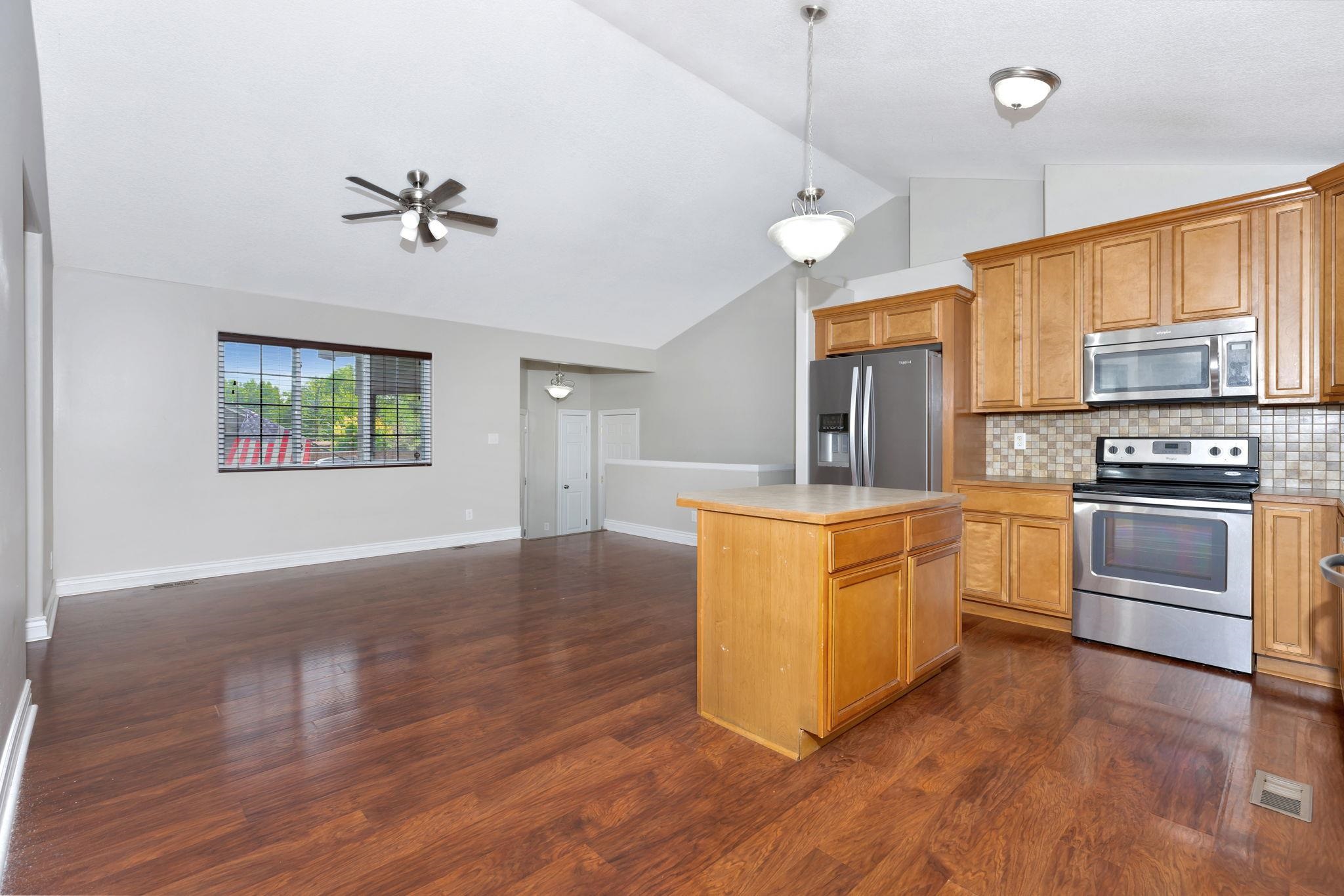 1306 E Mona St Property Photo 7