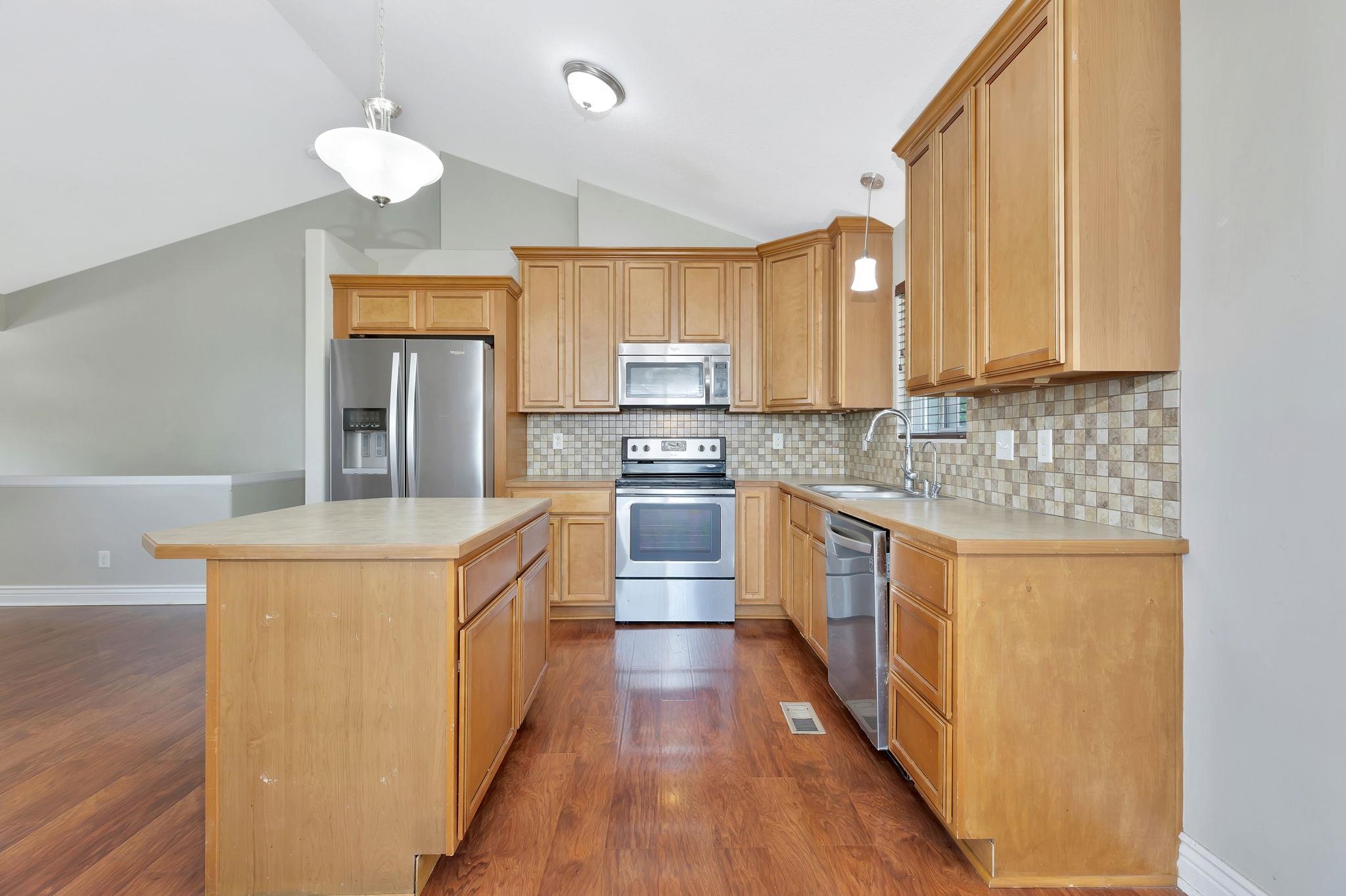 1306 E Mona St Property Photo 8