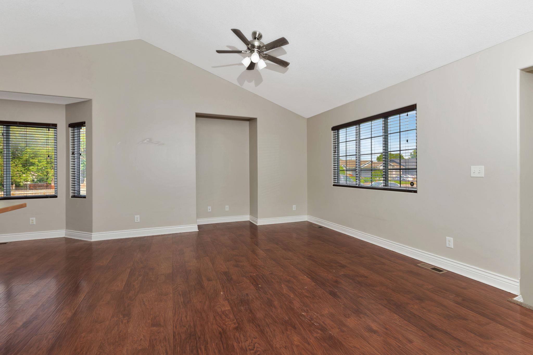 1306 E Mona St Property Photo 11