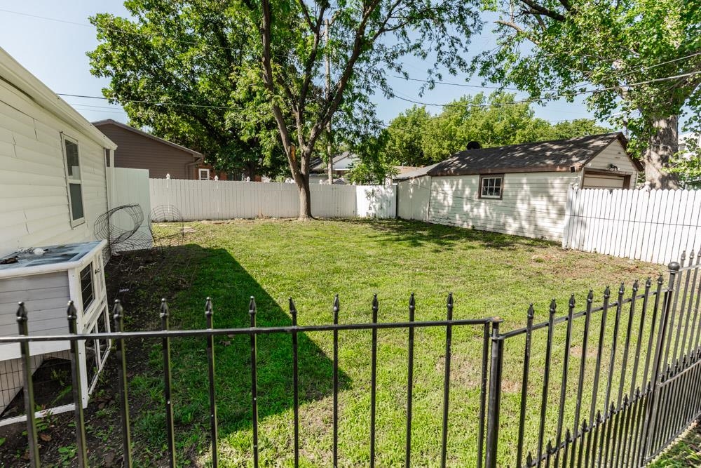 345 W Ellsworth Ave Property Photo 16