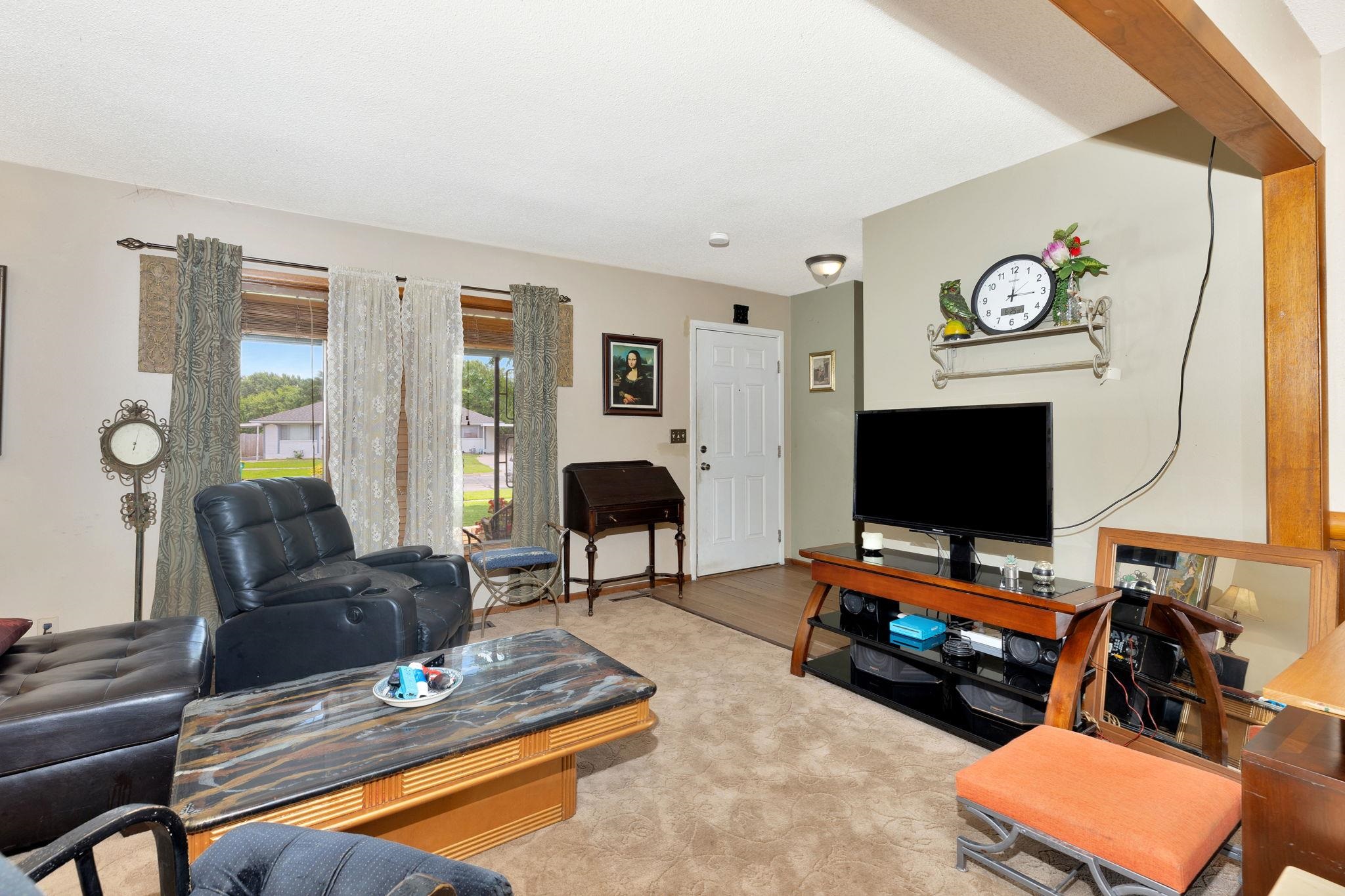 1205 S Governeour Rd Property Photo 8