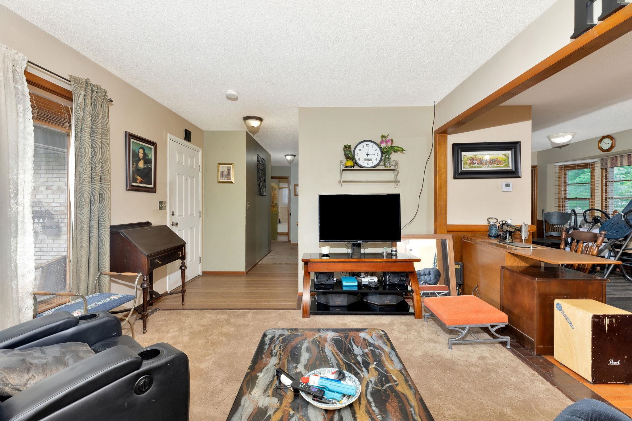 1205 S Governeour Rd Property Photo 9