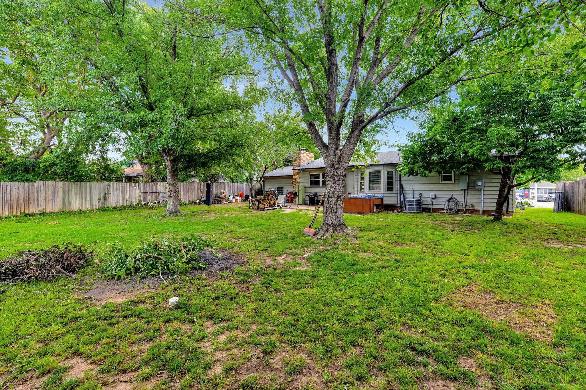 1205 S Governeour Rd Property Photo 25