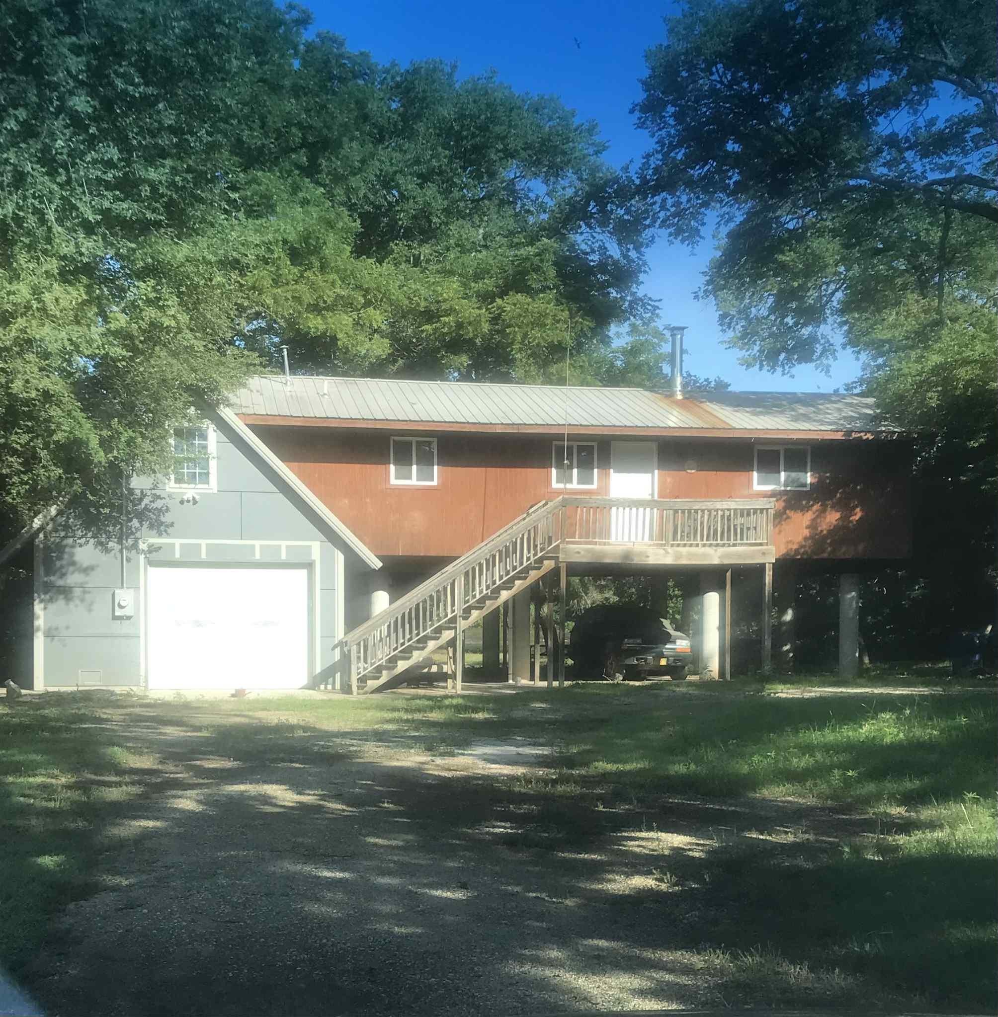917 N Timber Rd Property Photo 1