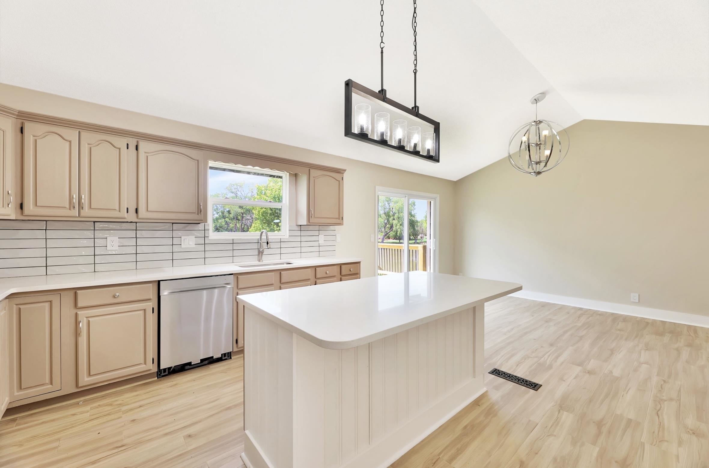 21029 W Tower Lakes Cir. Property Photo 6