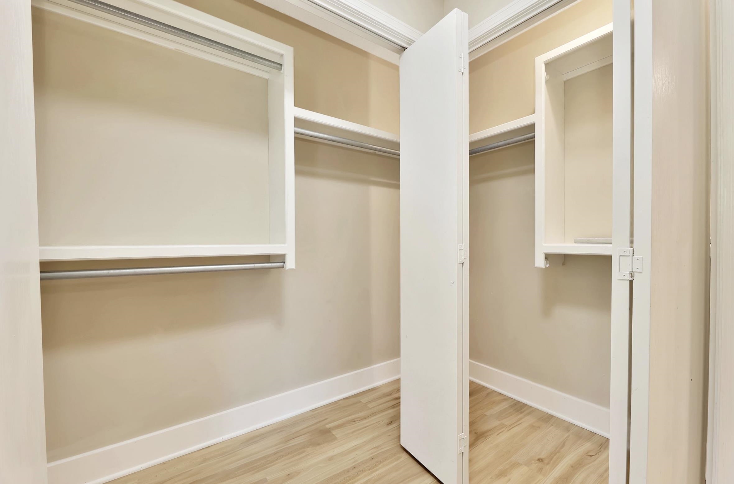 21029 W Tower Lakes Cir. Property Photo 10