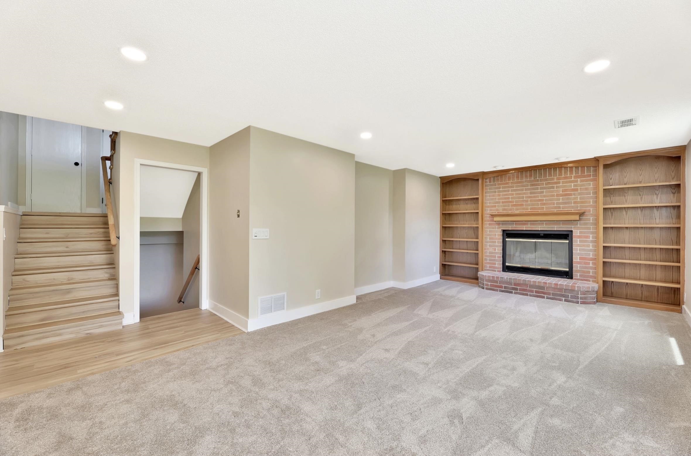21029 W Tower Lakes Cir. Property Photo 17