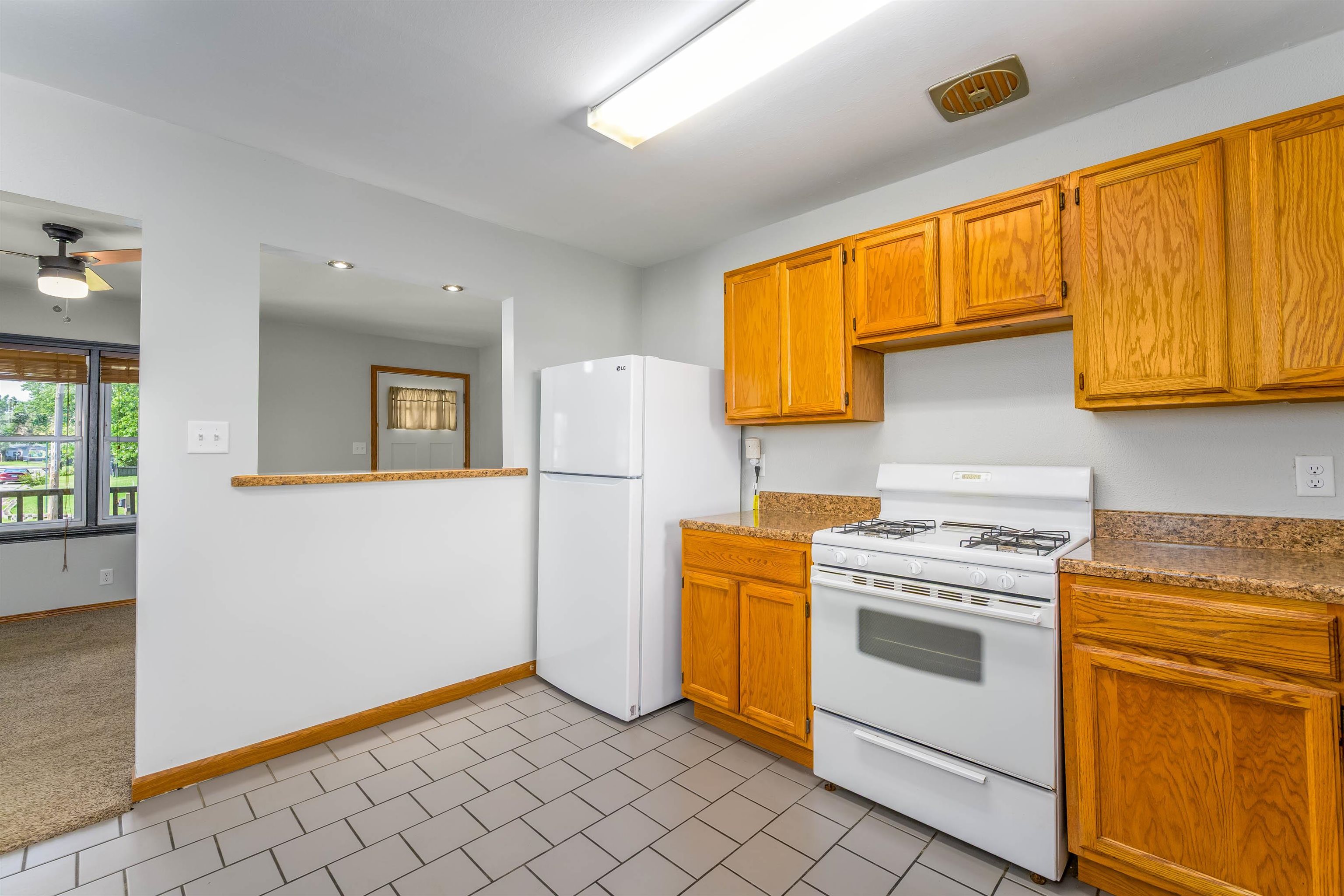131 W Grover Ave Property Photo 16