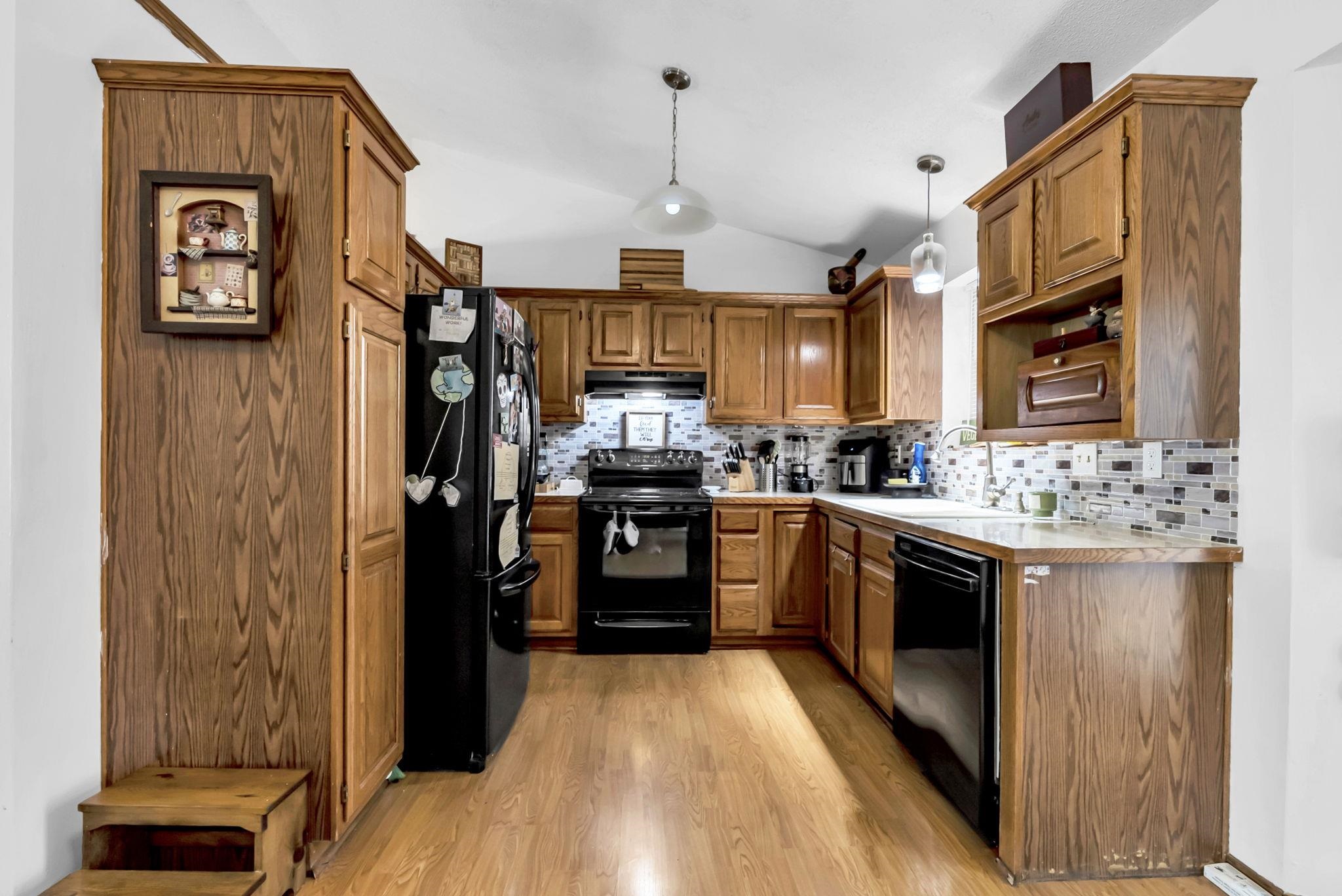 1109 N Lark Ln Property Photo 12