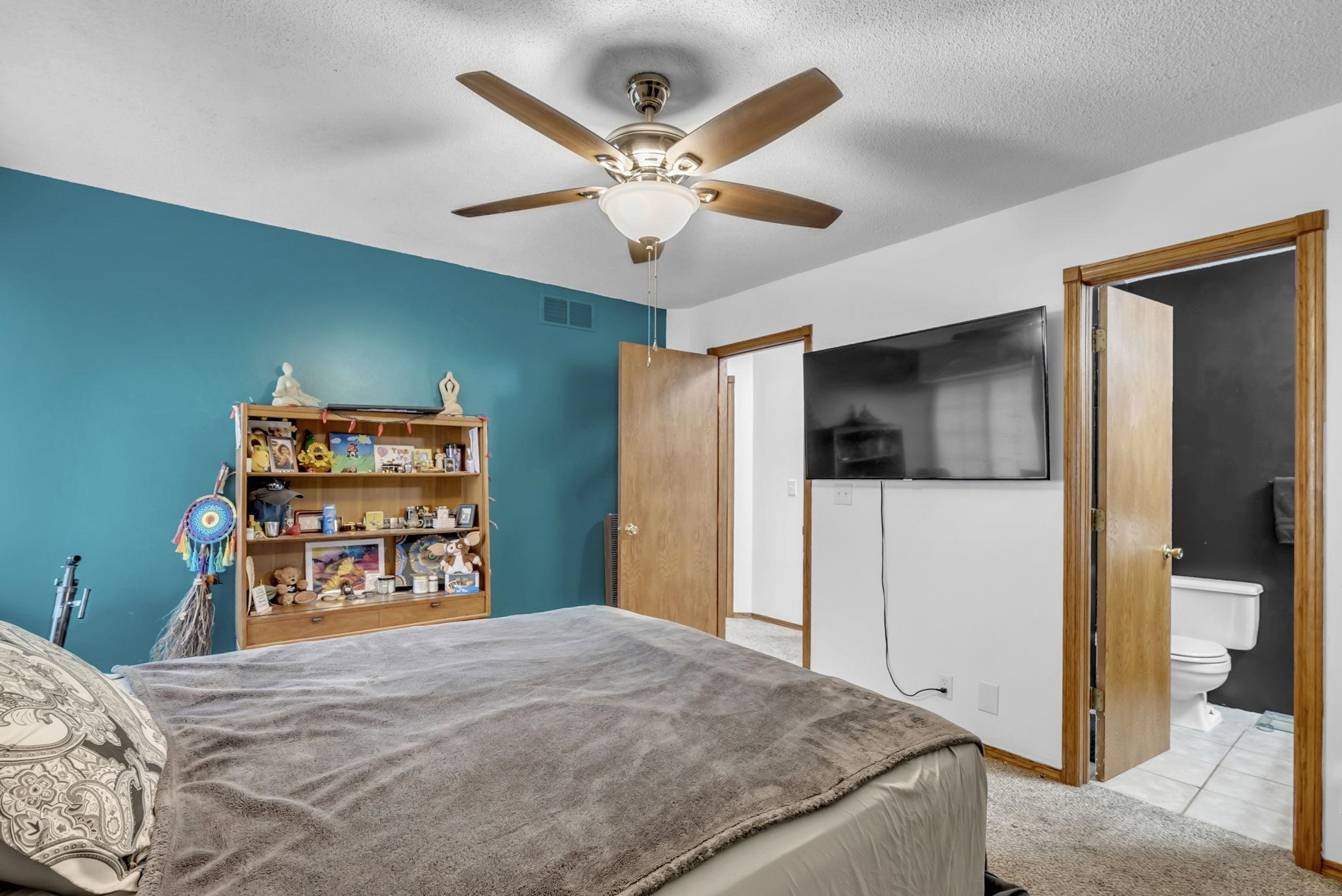 1109 N Lark Ln Property Photo 16