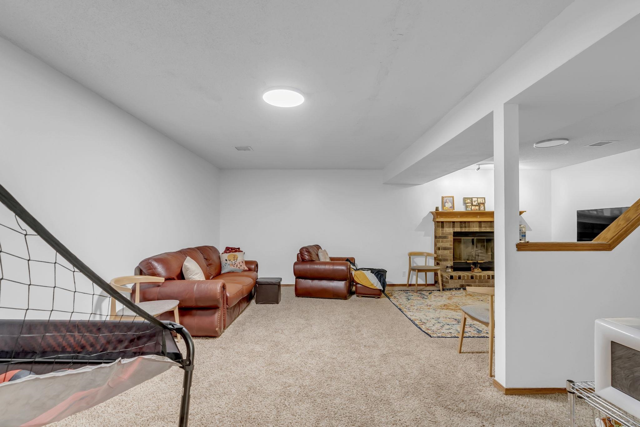 1109 N Lark Ln Property Photo 23