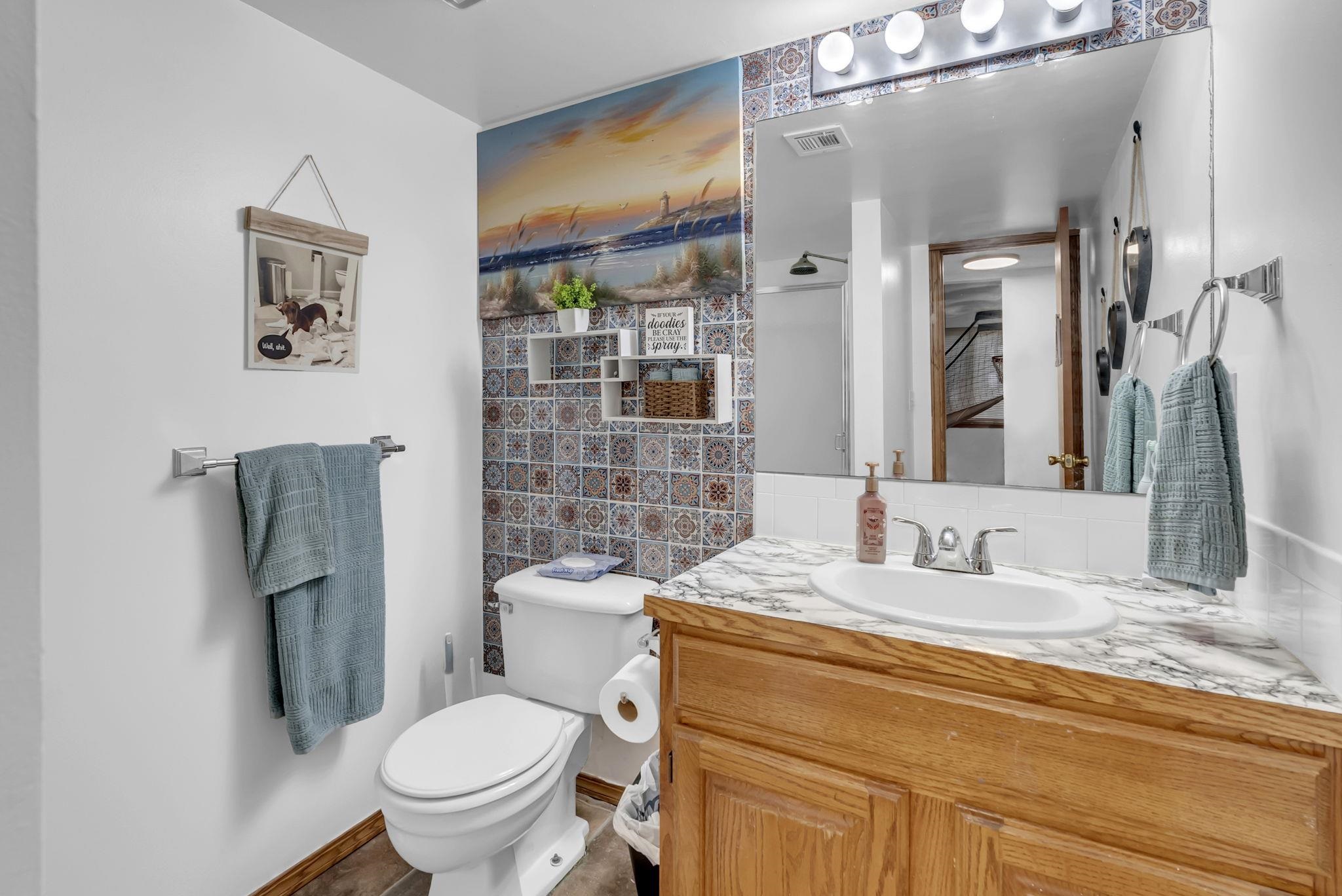 1109 N Lark Ln Property Photo 26