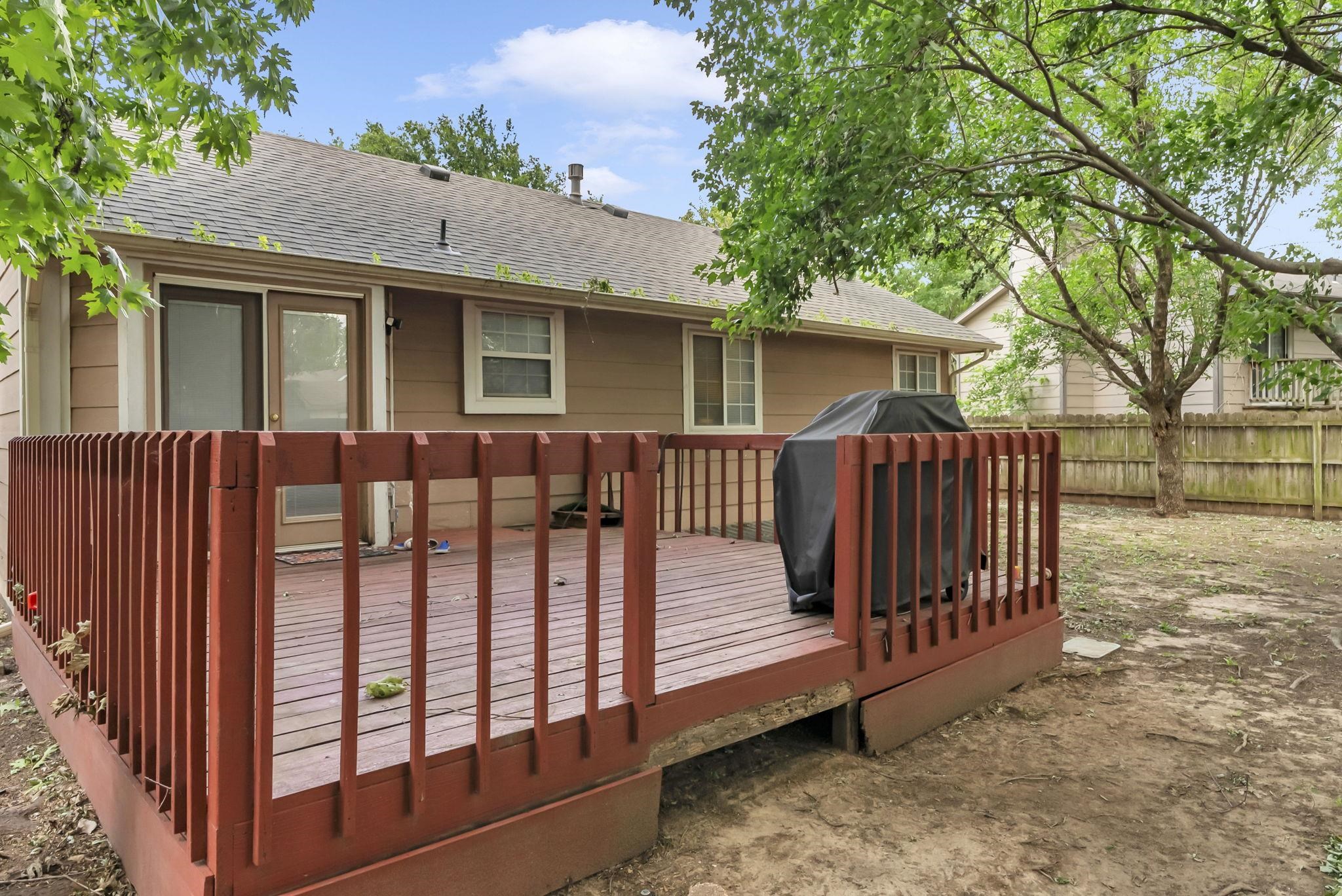1109 N Lark Ln Property Photo 27