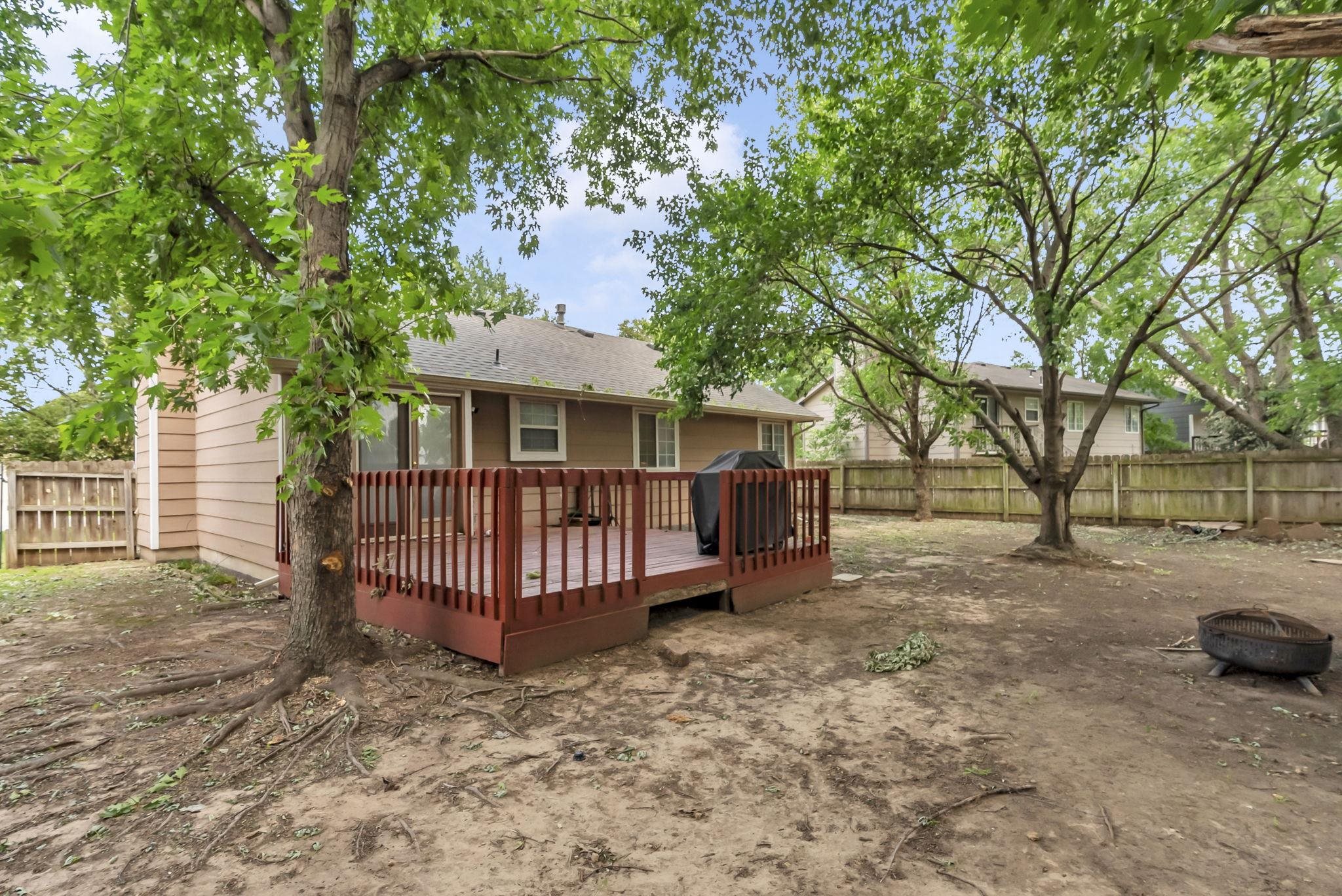 1109 N Lark Ln Property Photo 32