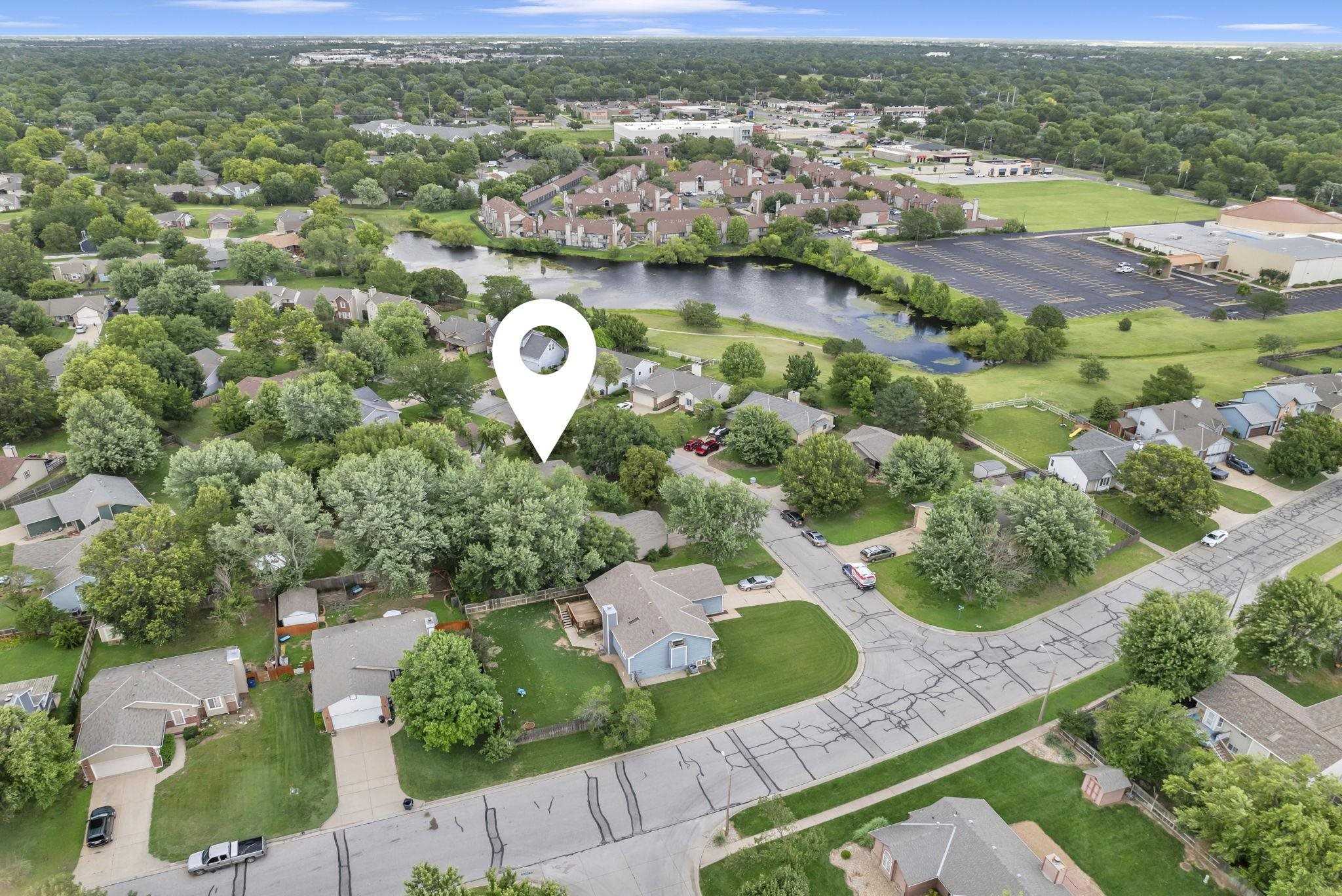 1109 N Lark Ln Property Photo 36