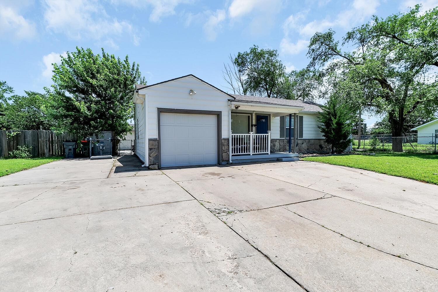 3358 S Osage Ave Property Photo 2
