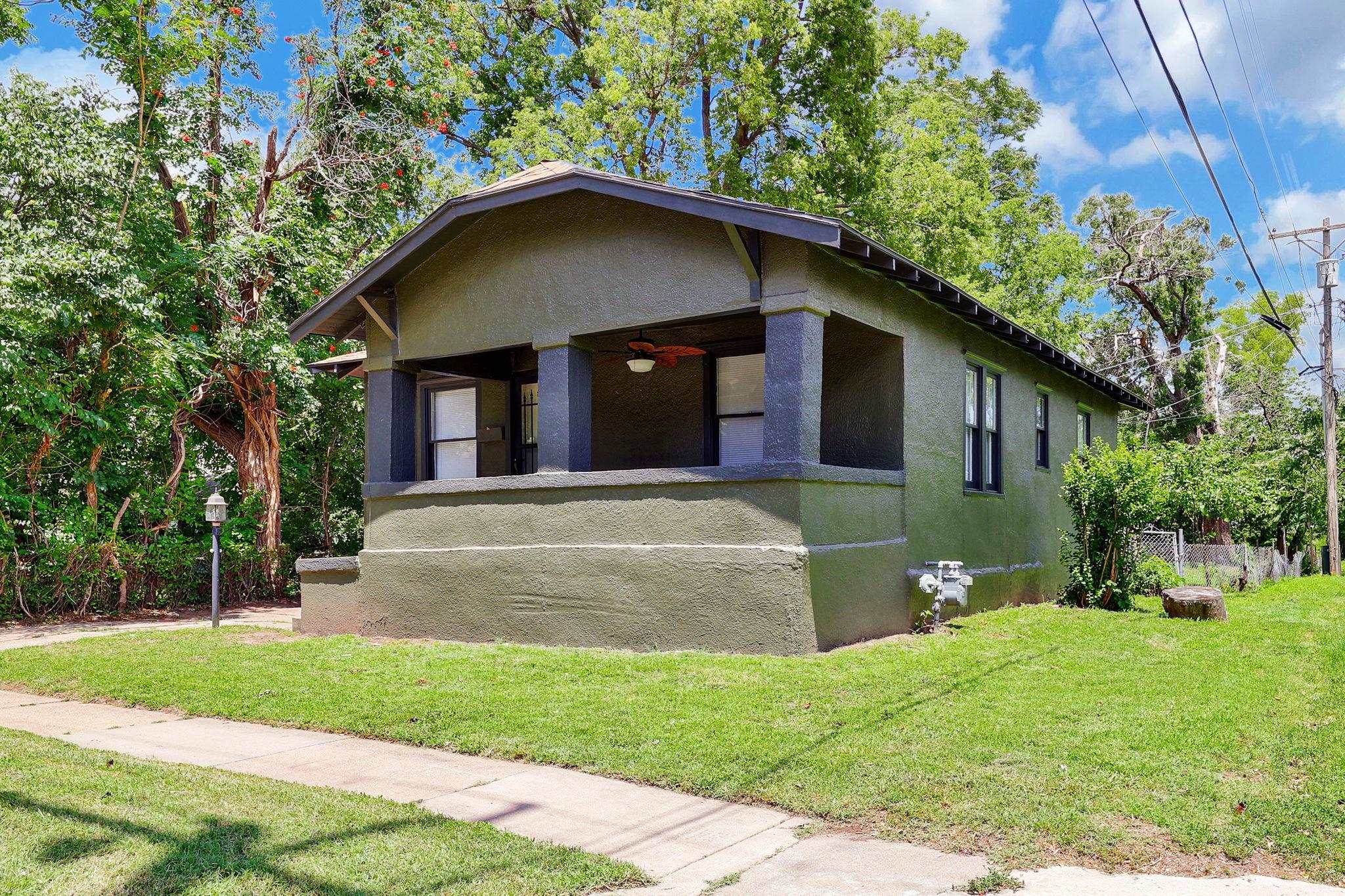 2416 W Burton St Property Photo 3