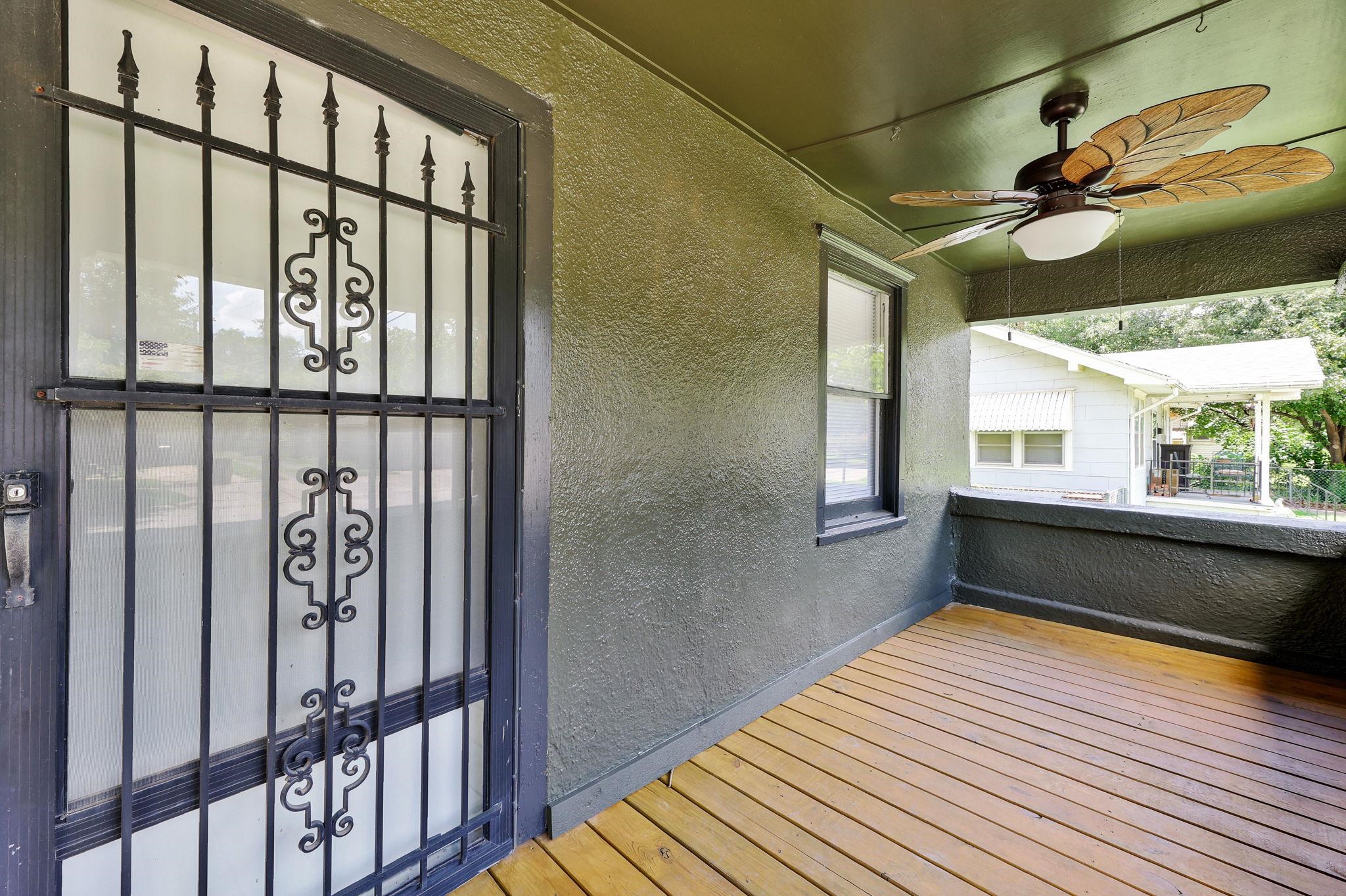 2416 W Burton St Property Photo 4