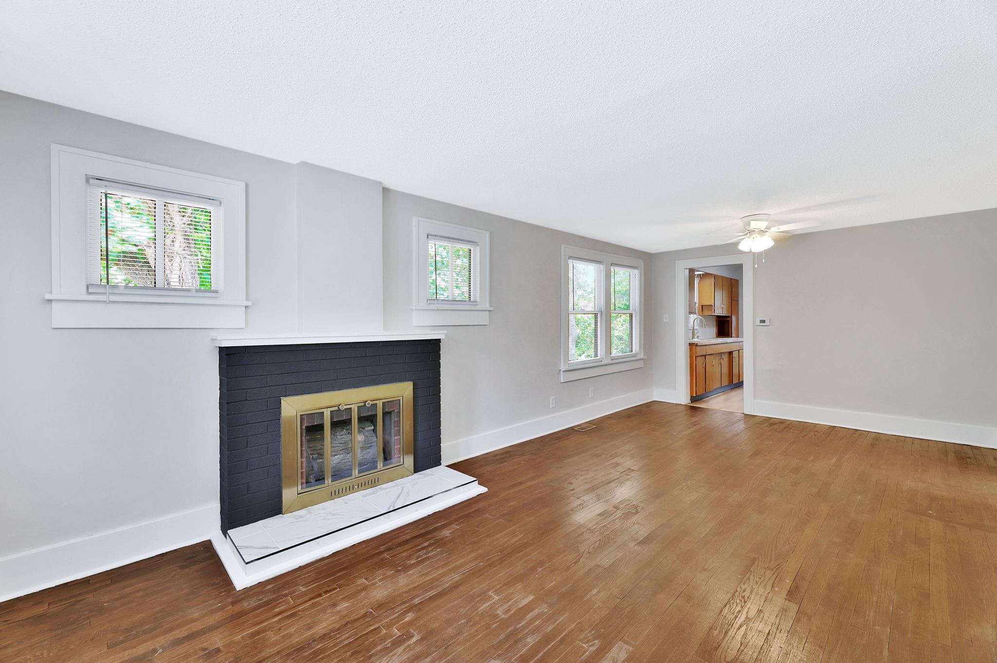 2416 W Burton St Property Photo 6