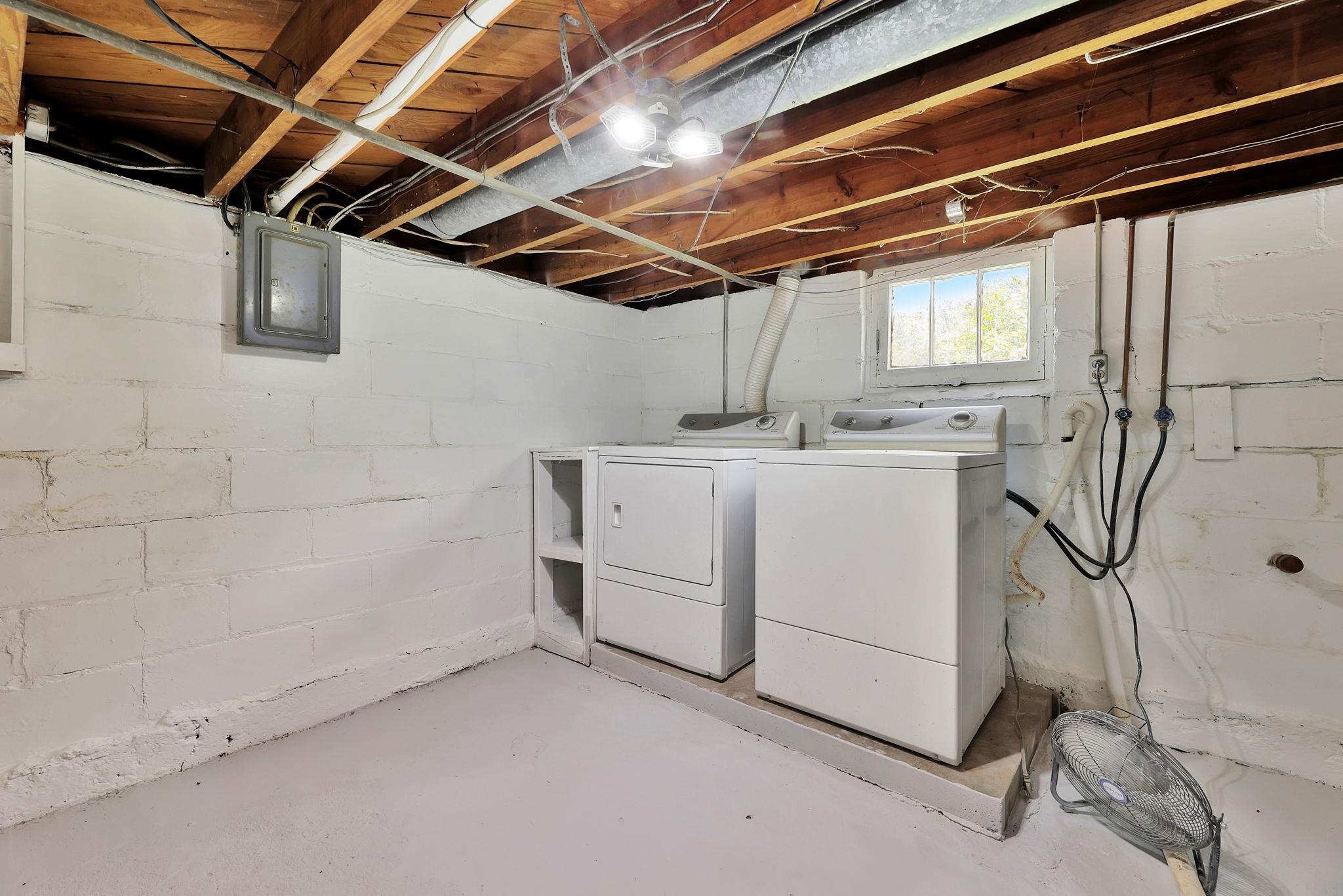 2416 W Burton St Property Photo 28