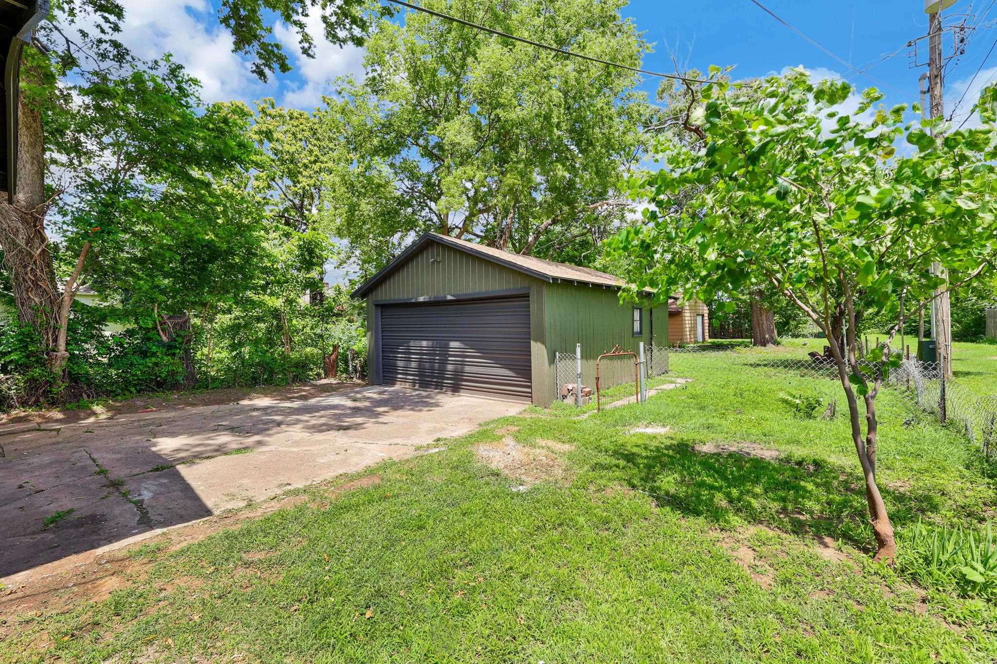 2416 W Burton St Property Photo 34