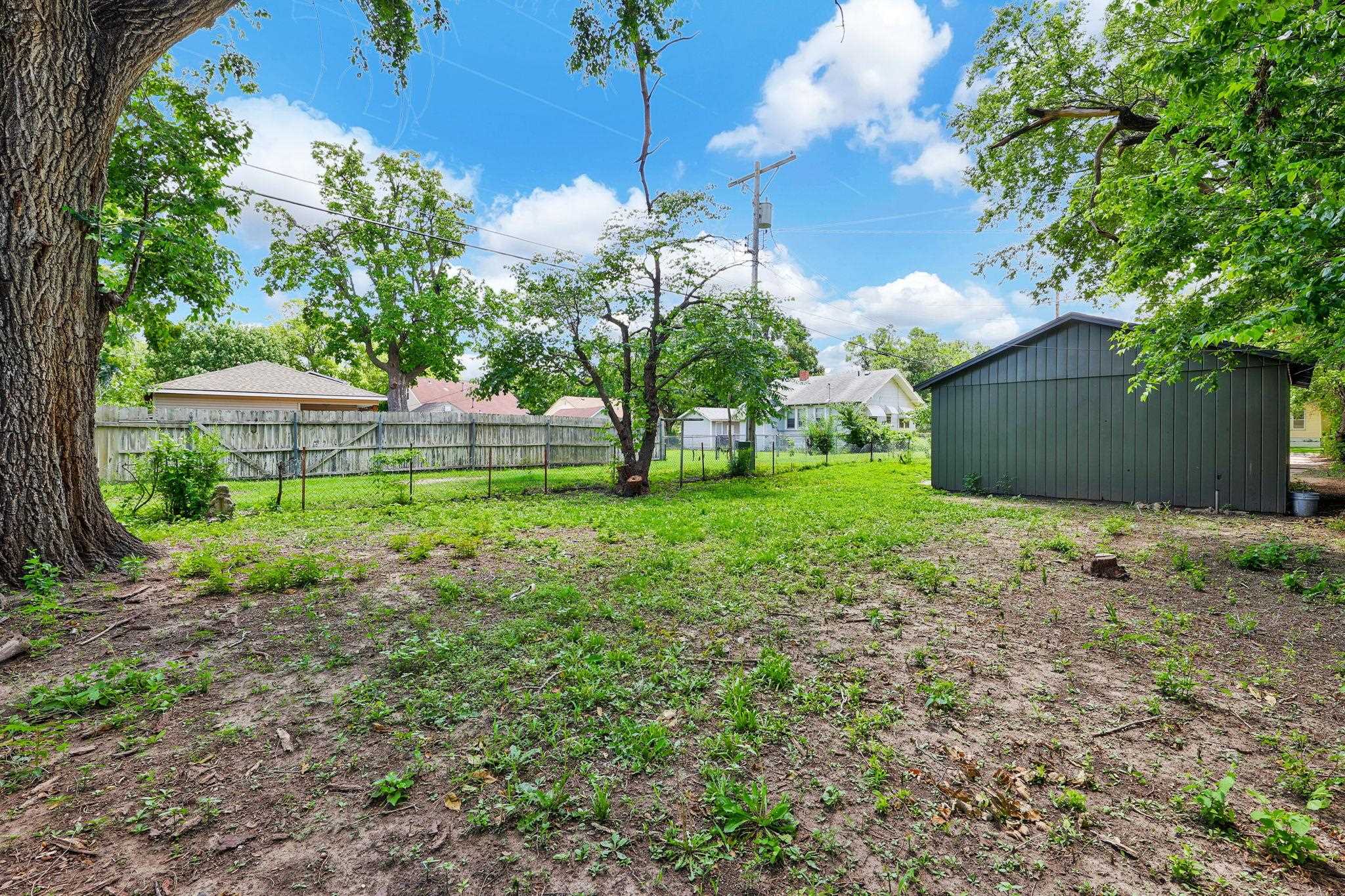 2416 W Burton St Property Photo 36