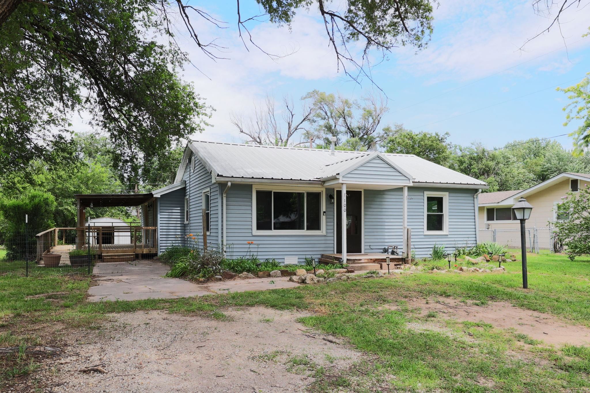 100 E Valley Rd Property Photo 2