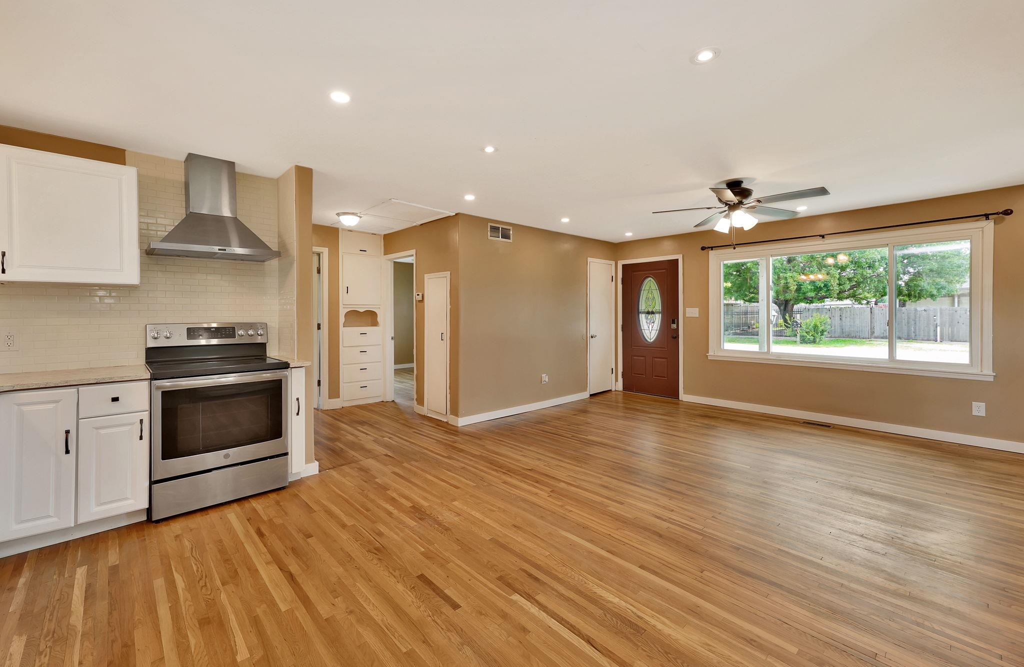 100 E Valley Rd Property Photo 14