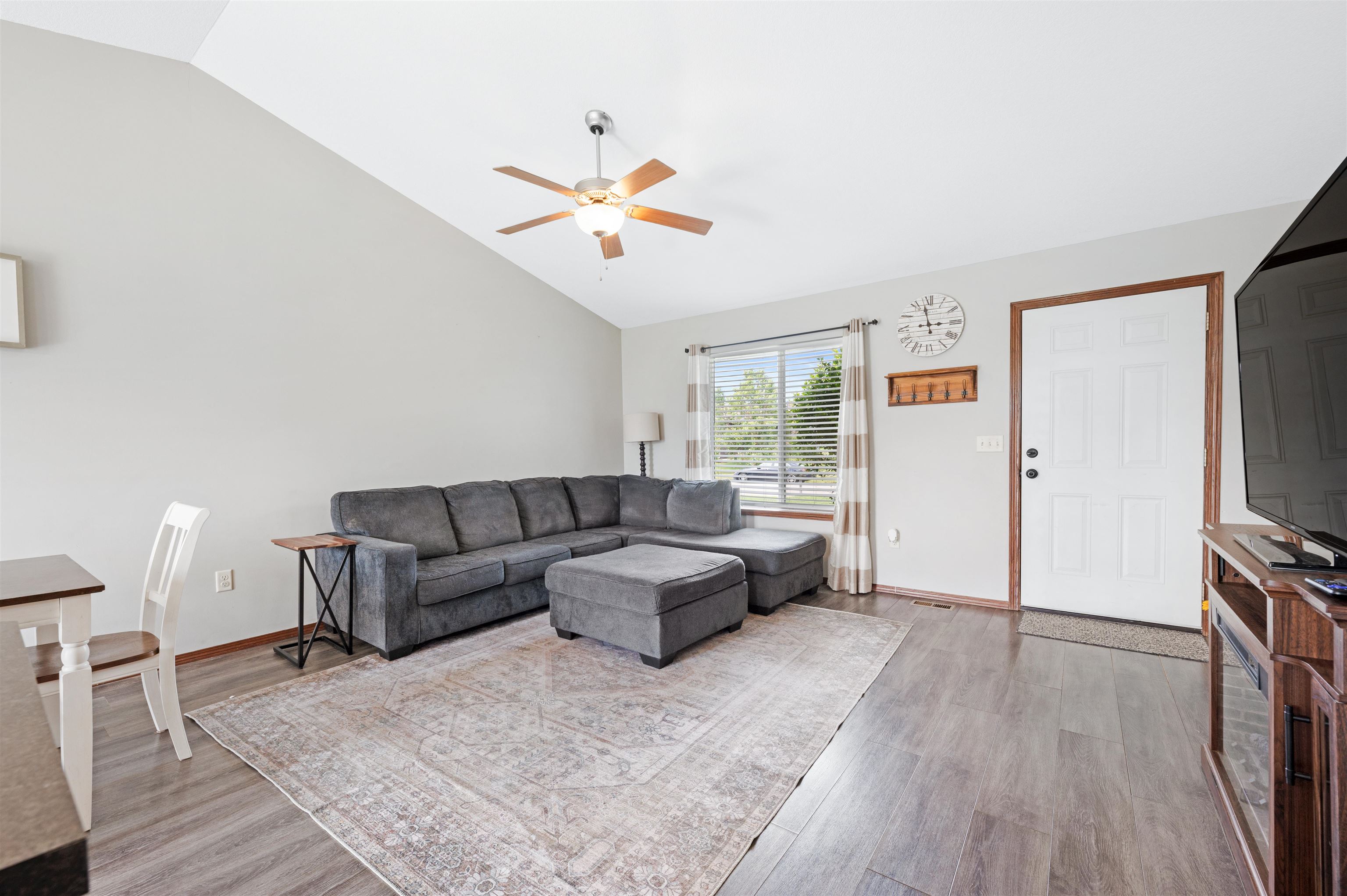 12809 W Grant St Property Photo 6