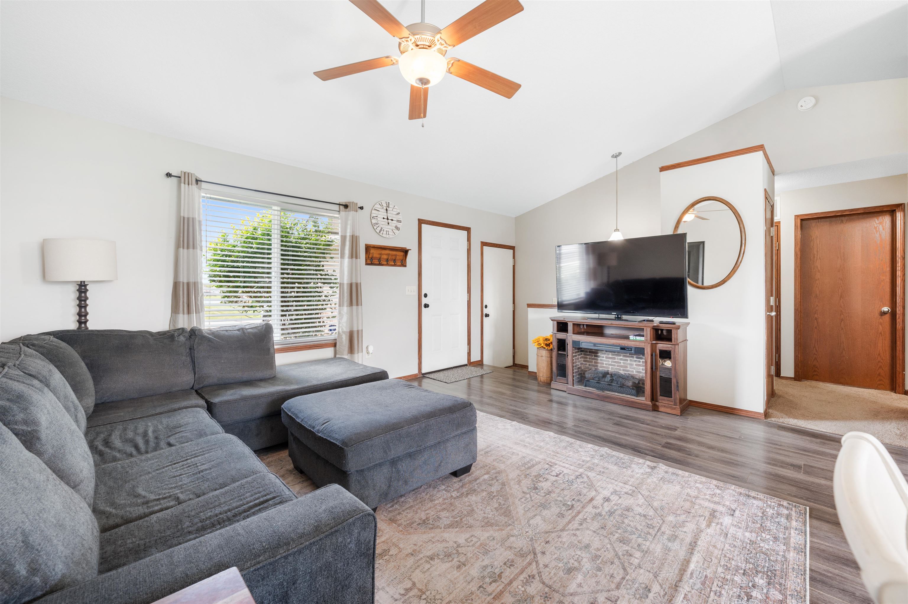 12809 W Grant St Property Photo 7