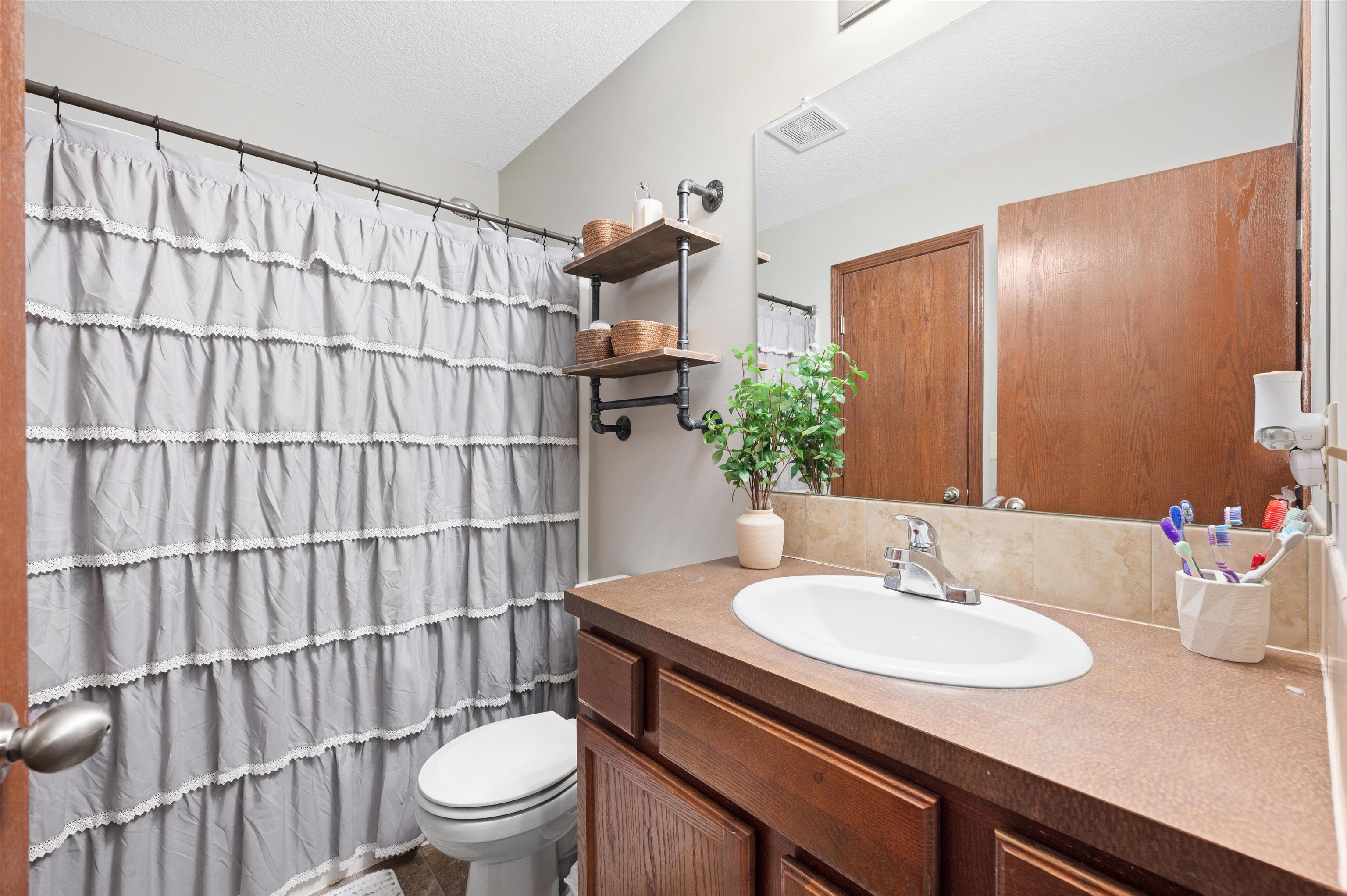 12809 W Grant St Property Photo 15