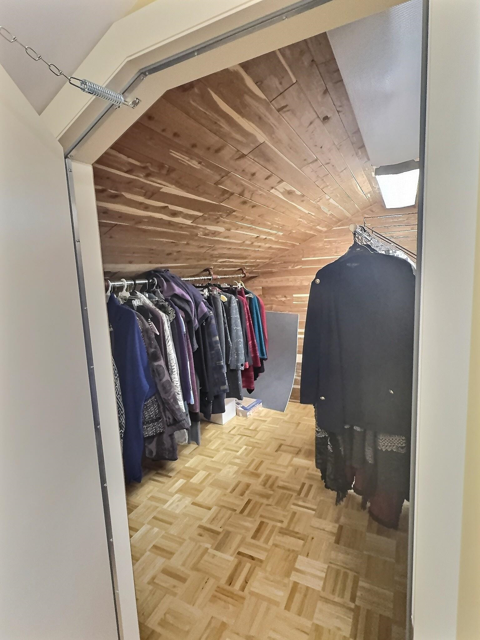 2400 N Dellrose St Property Photo 23
